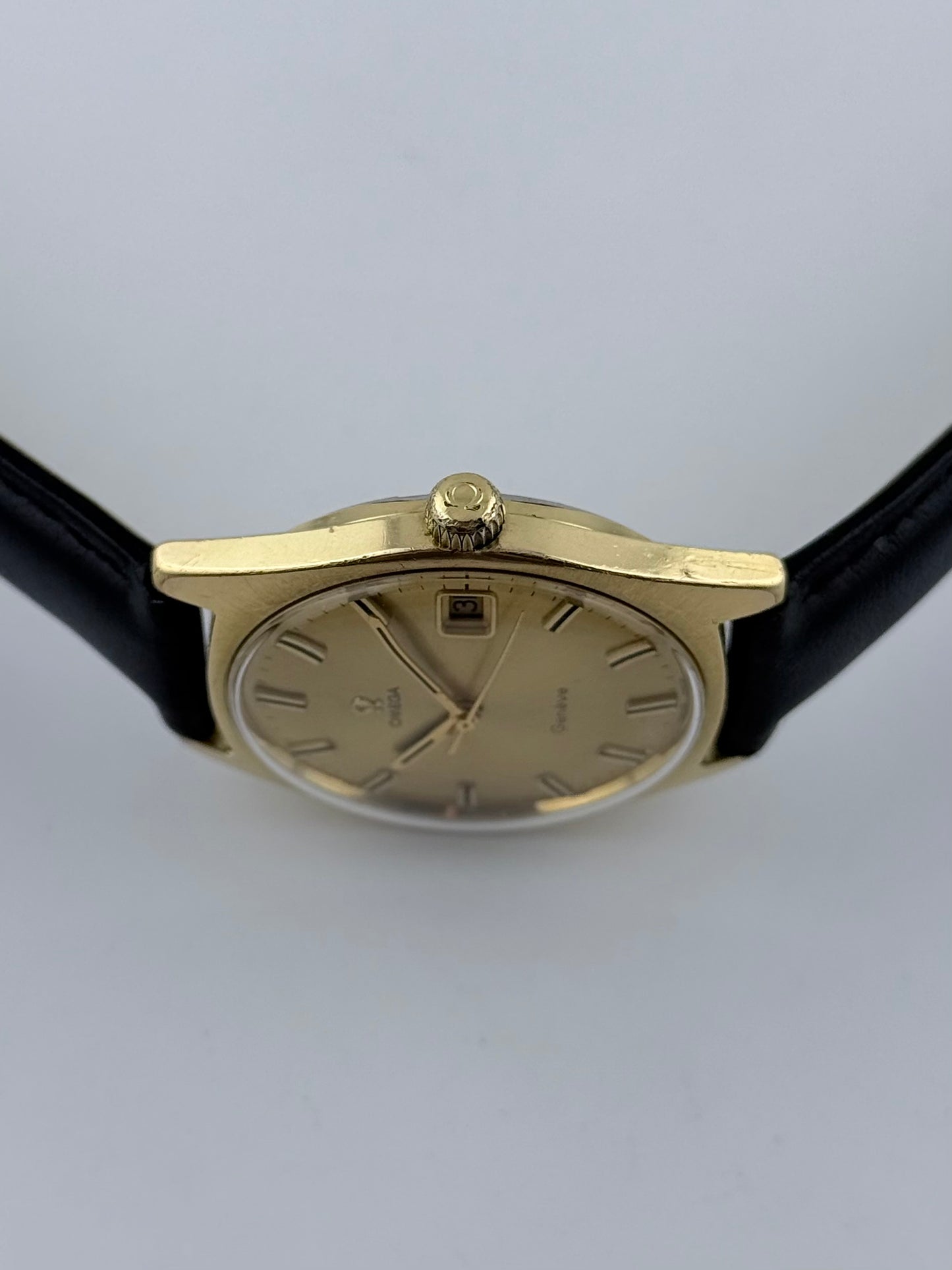 Omega Geneve Date Manual Wind 136.041 - Box and Papers
