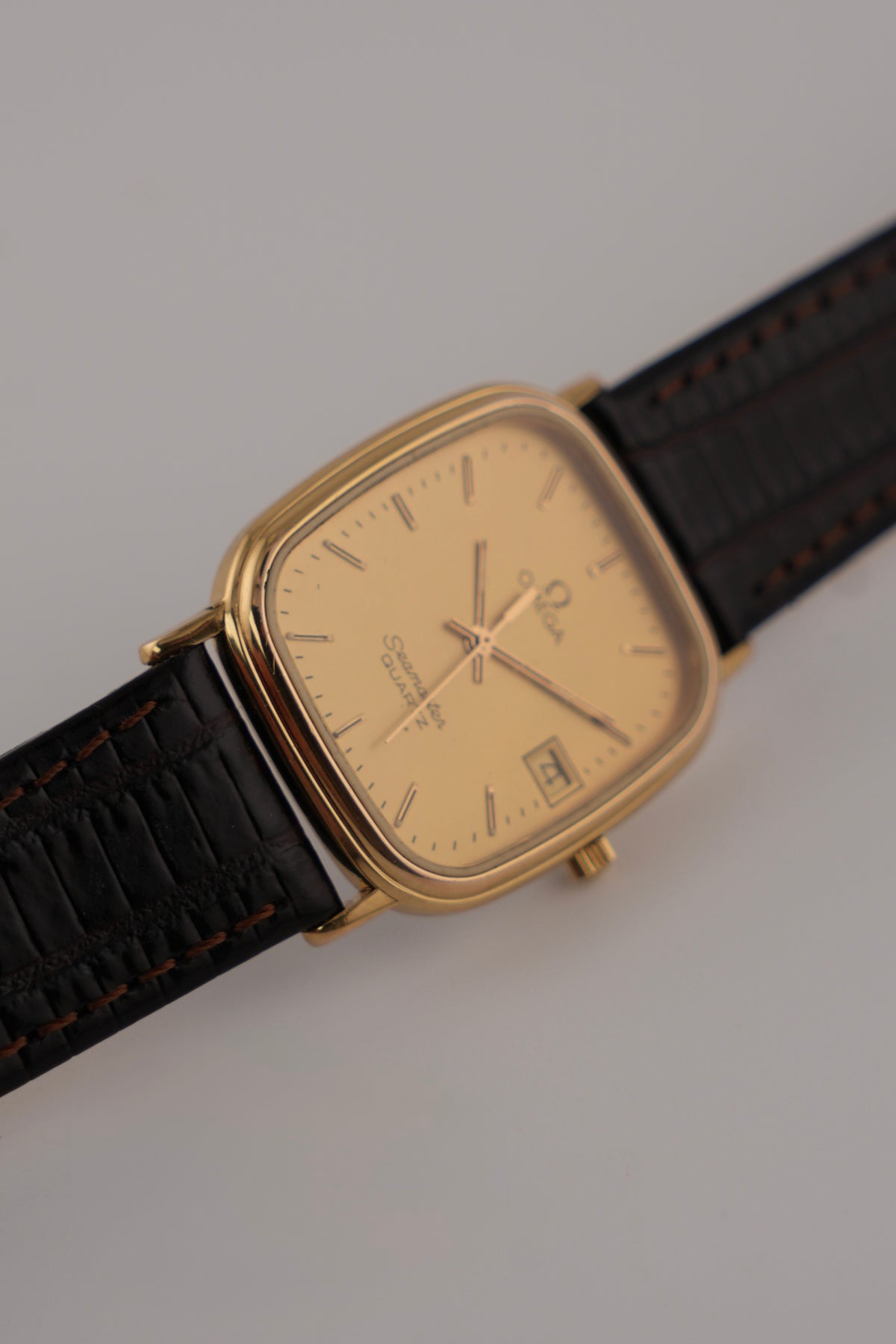 Omega Seamaster Tank Quartz Date 196.0267