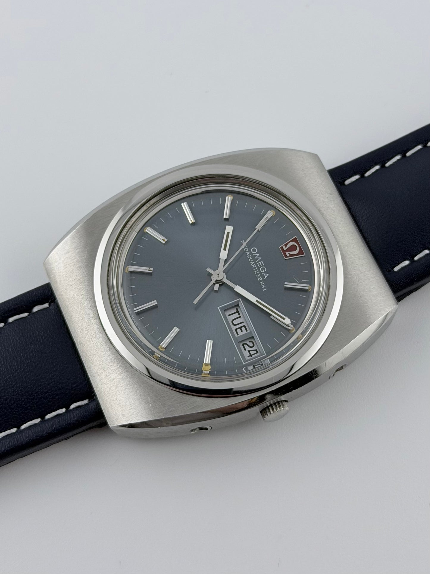 Omega Megaquartz 32 Khz 196.0030 - Rare Blue Dial