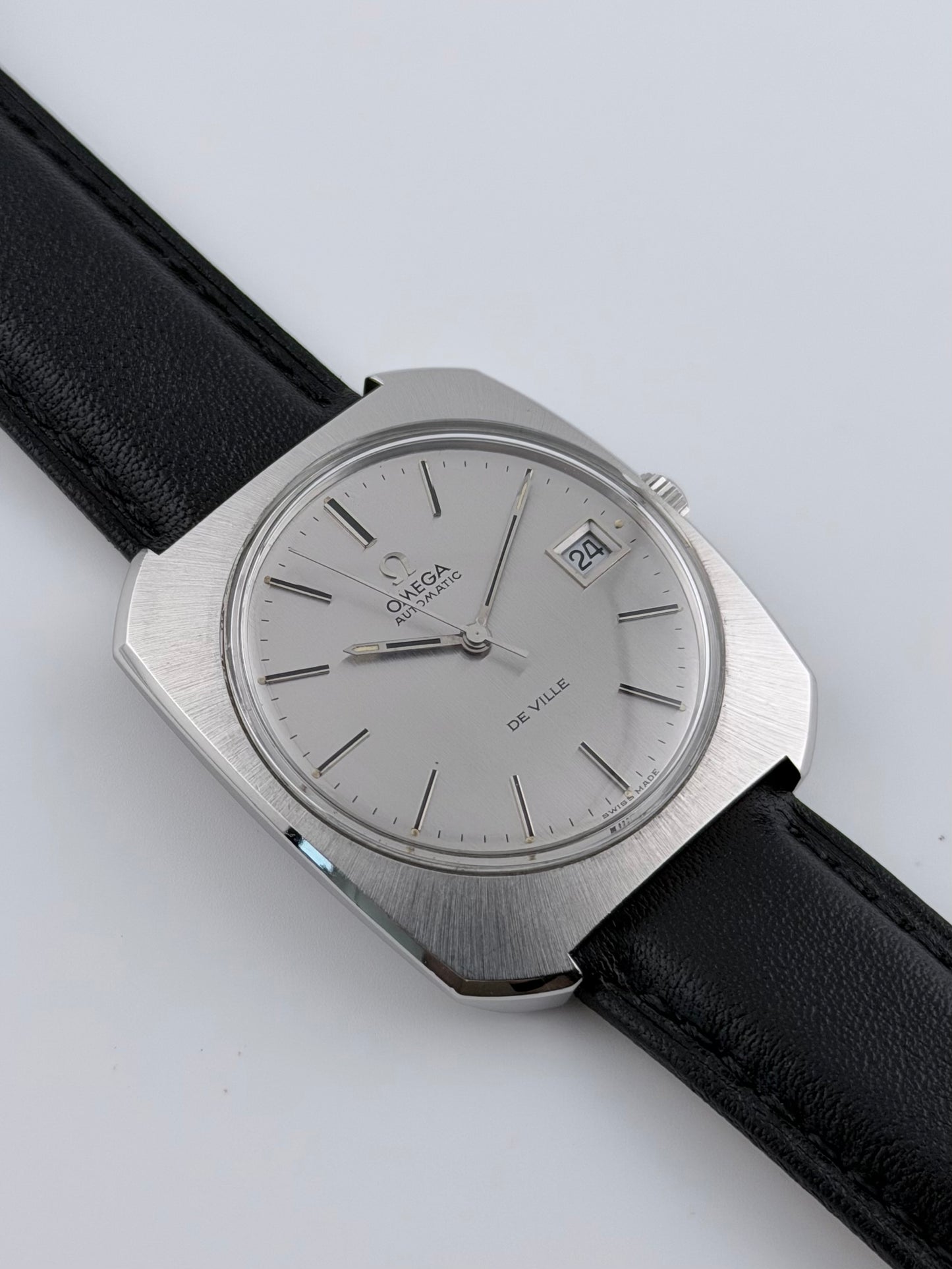 Omega De Ville Automatic Date Rare Jumbo Size - 166.085