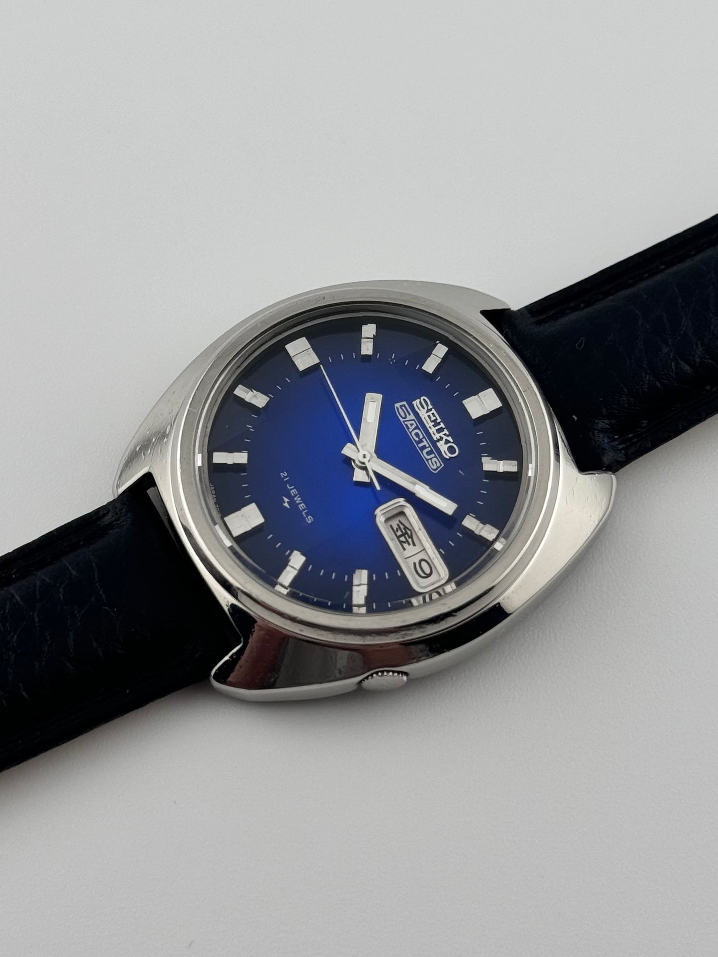 Seiko 5 ACTUS Automatic 7019-7350 - JDM - Gradient Blue - Faceted Crystal