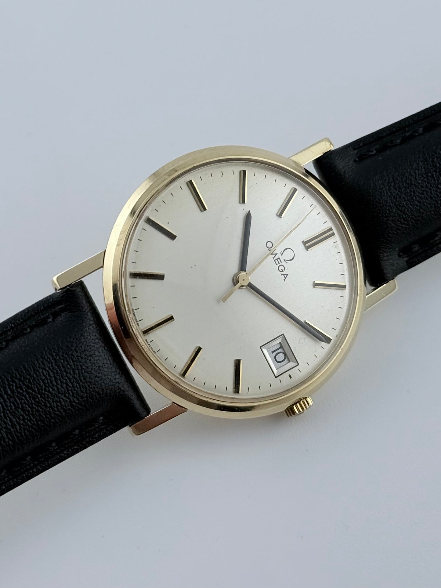 Omega Geneve Manual Wind 9ct Gold - 132.5017 - Original Box and Papers