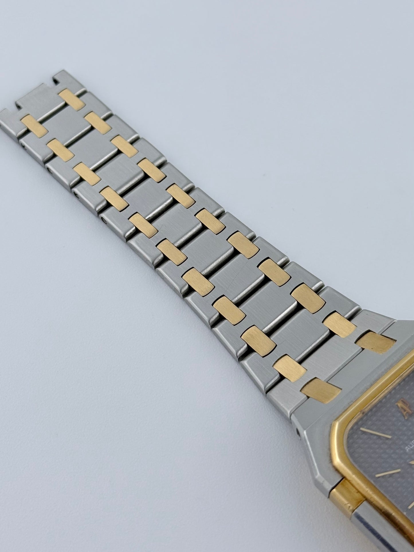 Audemars Piguet Royal Oak Jumbo - 56005 SA - Box and Papers