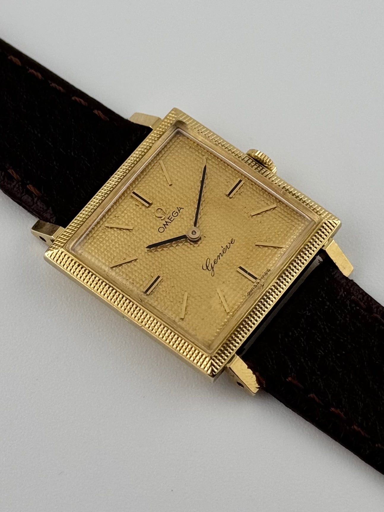 Omega Geneve Tank Manual Wind 111.031 - Rare Solid 18K Gold Hobnail