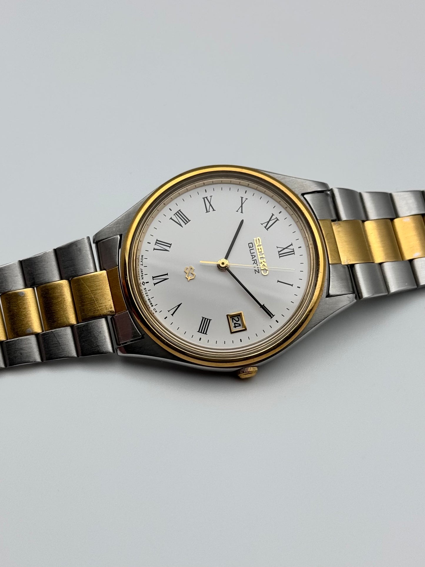 Seiko SQ Quartz Date - 5Y22-8020