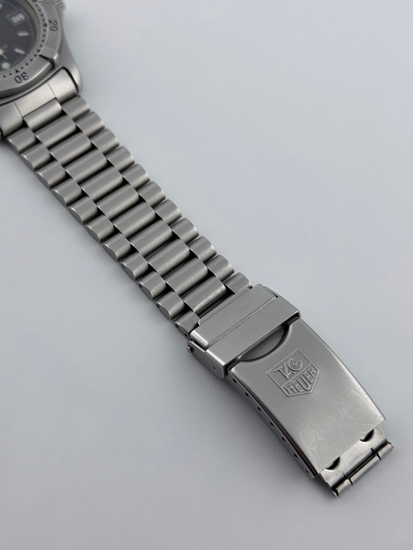 Tag Heuer Professional 2000 Quartz Date - 962.013 - NNOS - Box and Papers