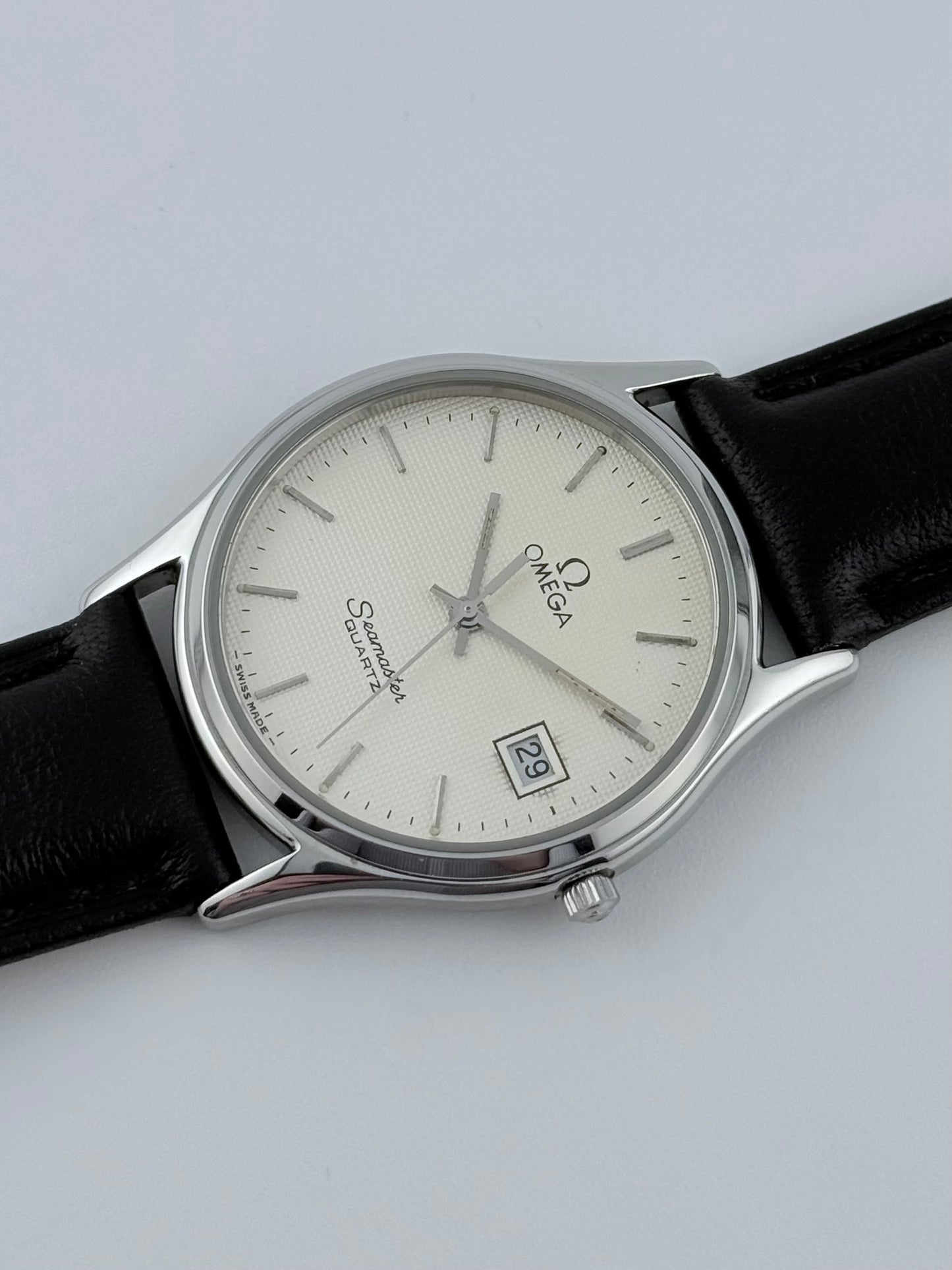 Omega Seamaster Quartz Date - 196.0251 - Waffle Dial - Box and Papers