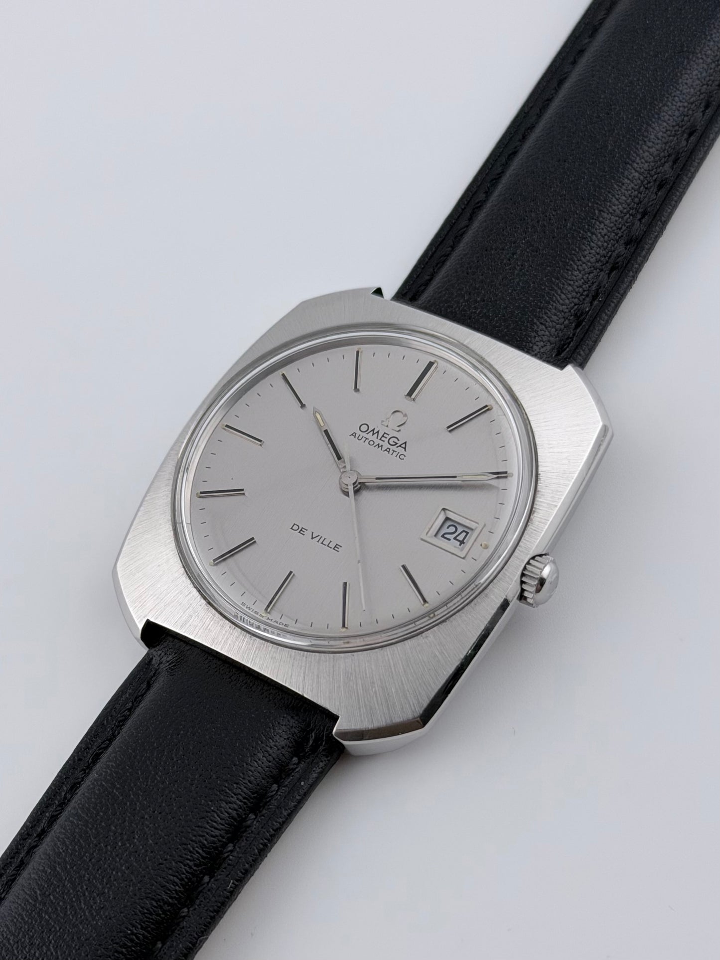 Omega De Ville Automatic Date Rare Jumbo Size - 166.085