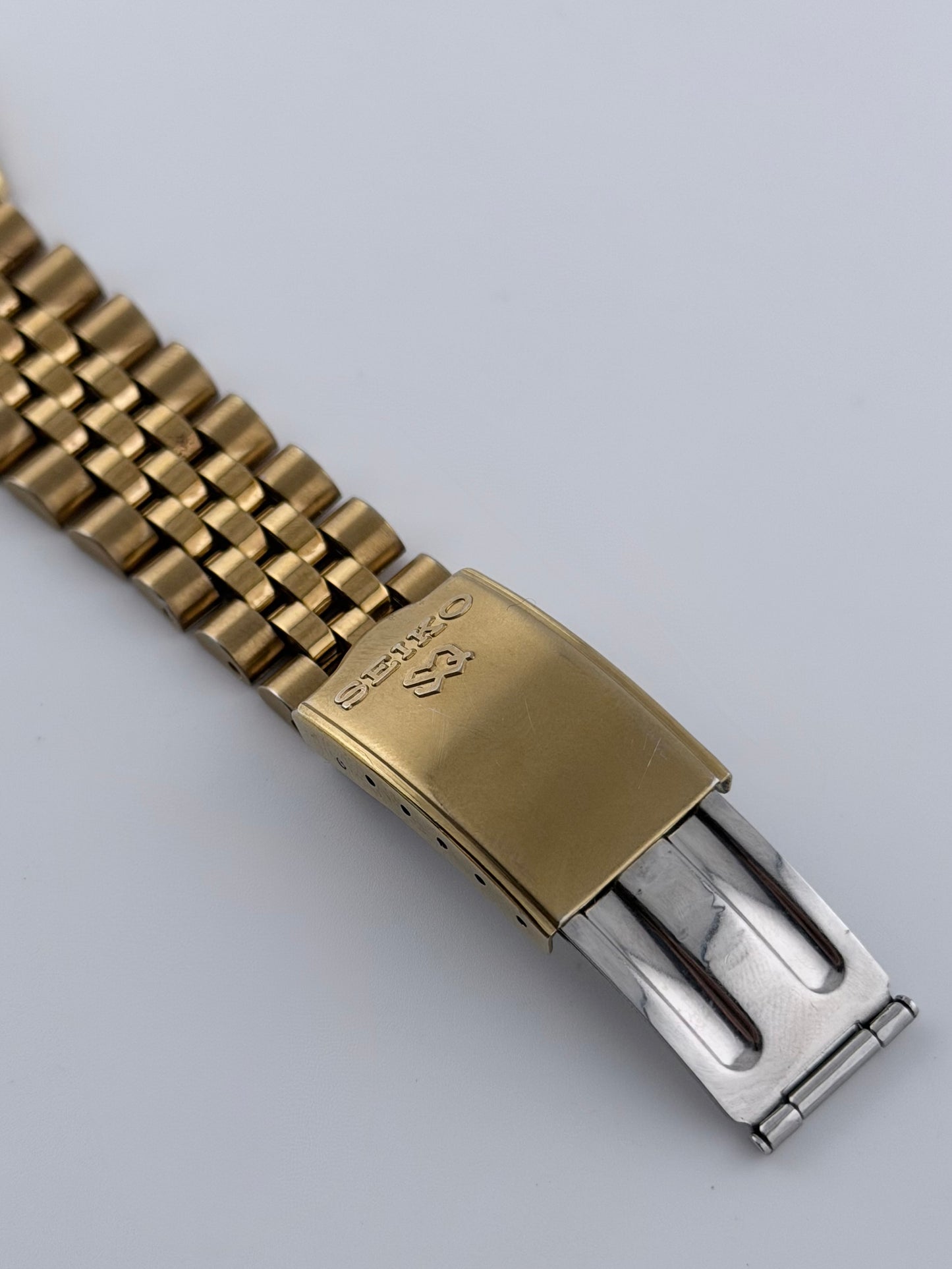 Seiko SQ Quartz Day-Date 5Y23-8A60 C34
