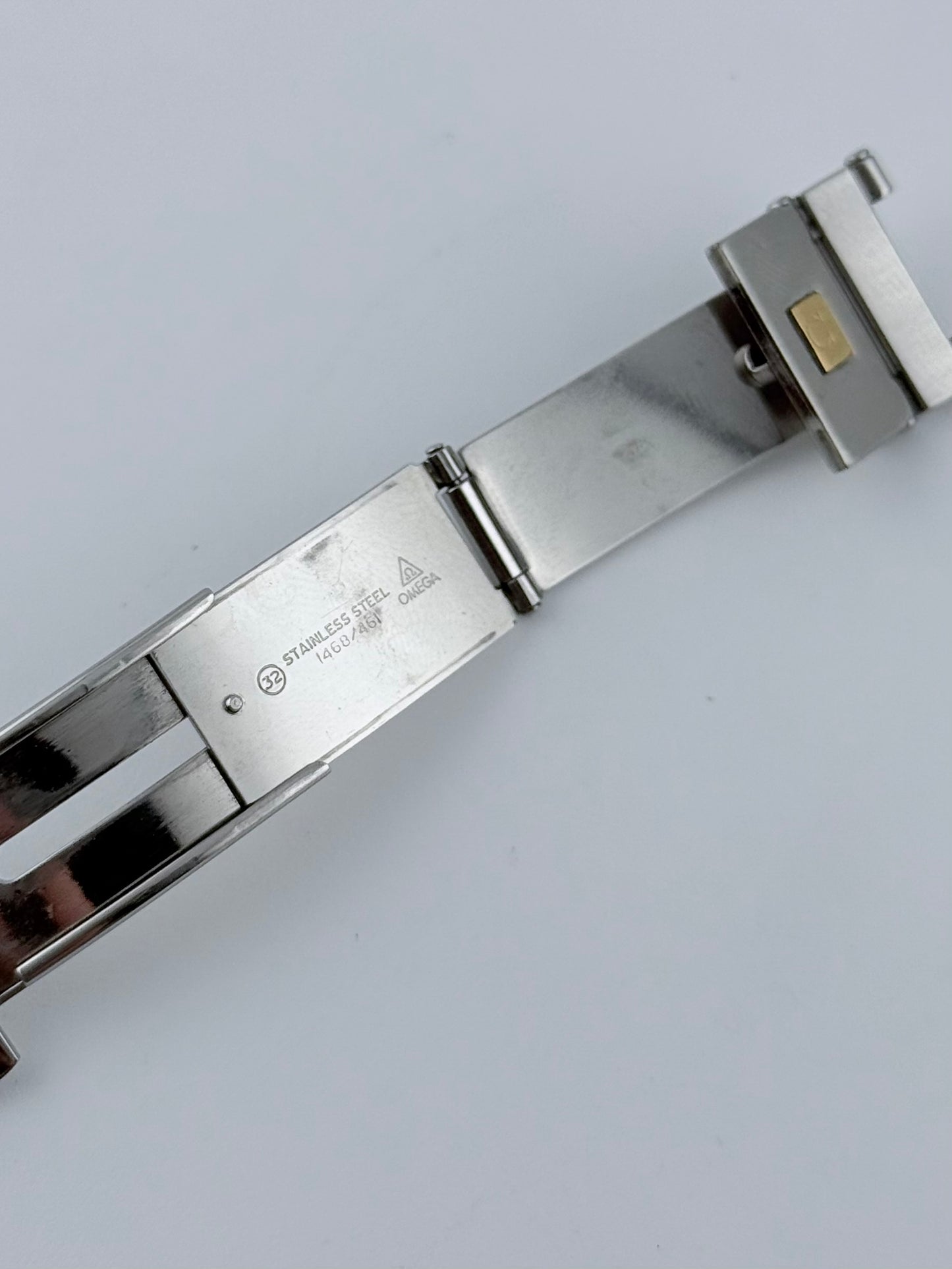 Omega Constellation Manhattan Quartz Date 396.1070 - Original Paperwork