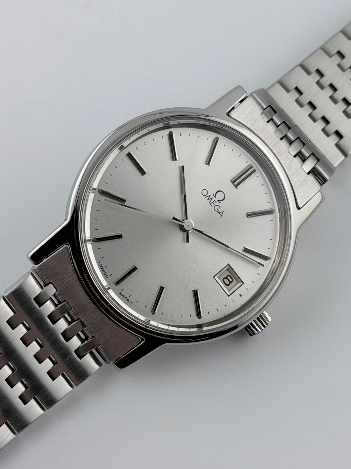 Omega Date Manual Wind 136.0104 - Original Bracelet