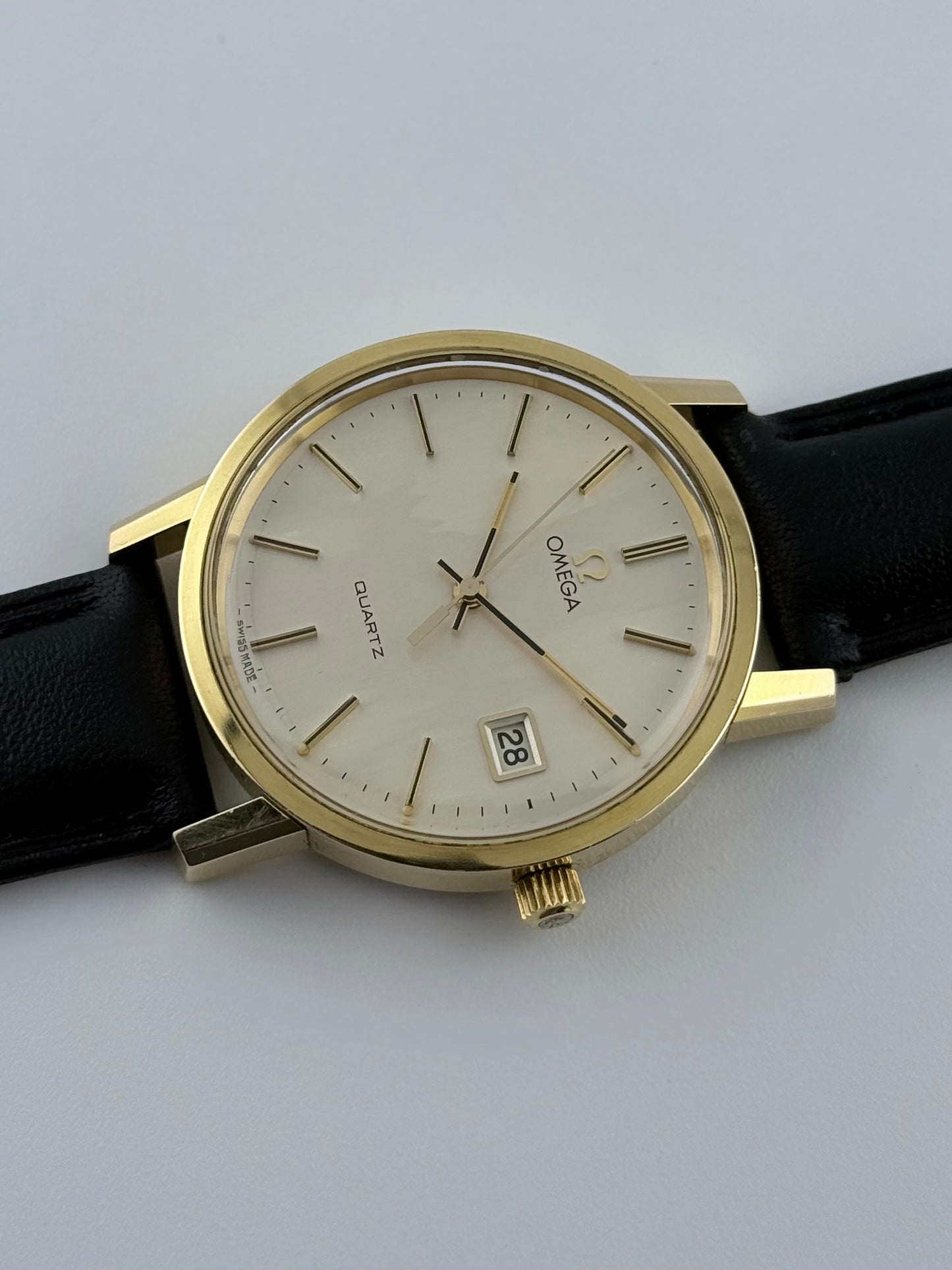 Omega Quartz Date 196.0160 - Box and Papers