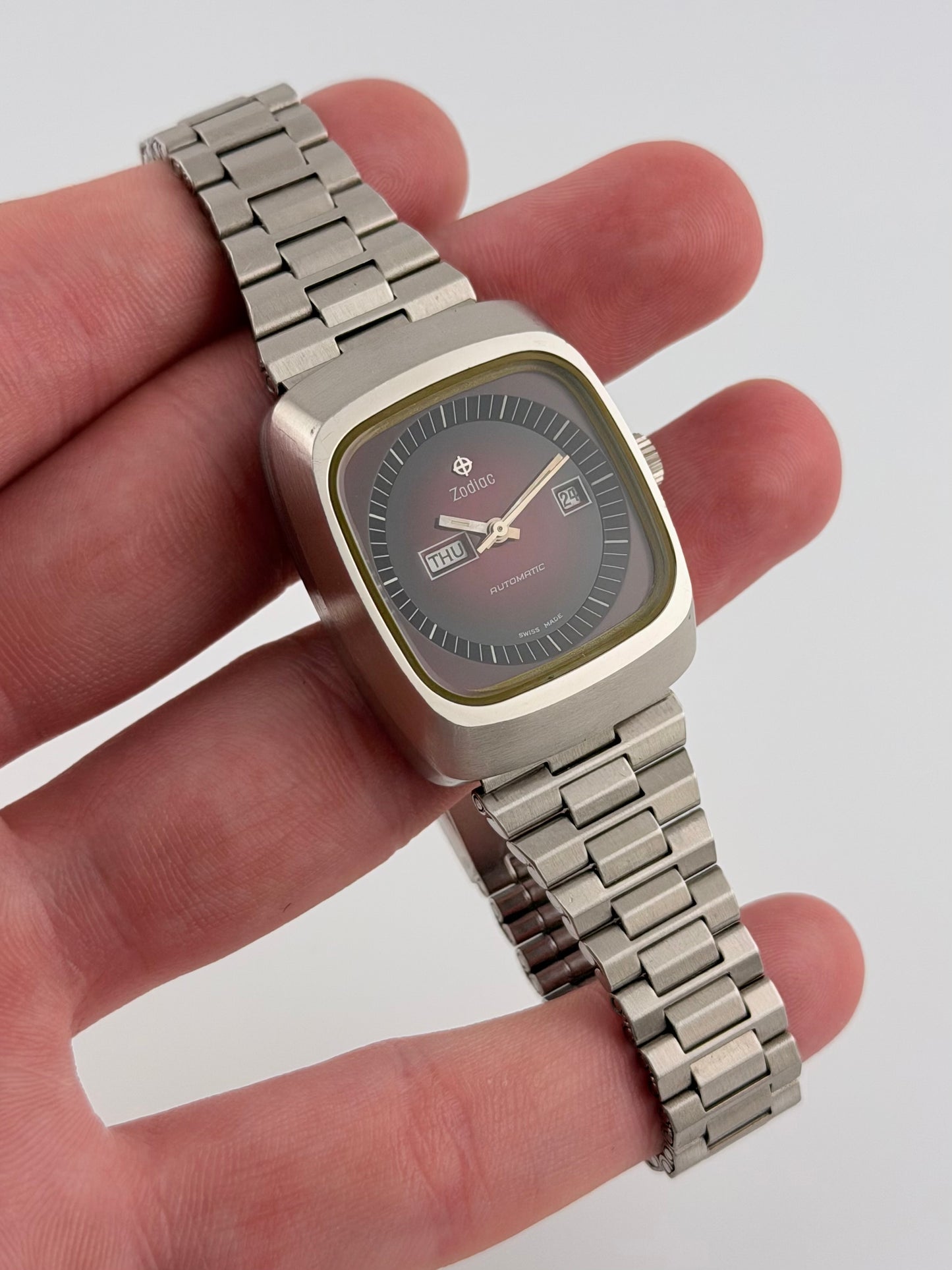 Zodiac Automatic Day-Date 352 968 - Rare red dial - Ladies