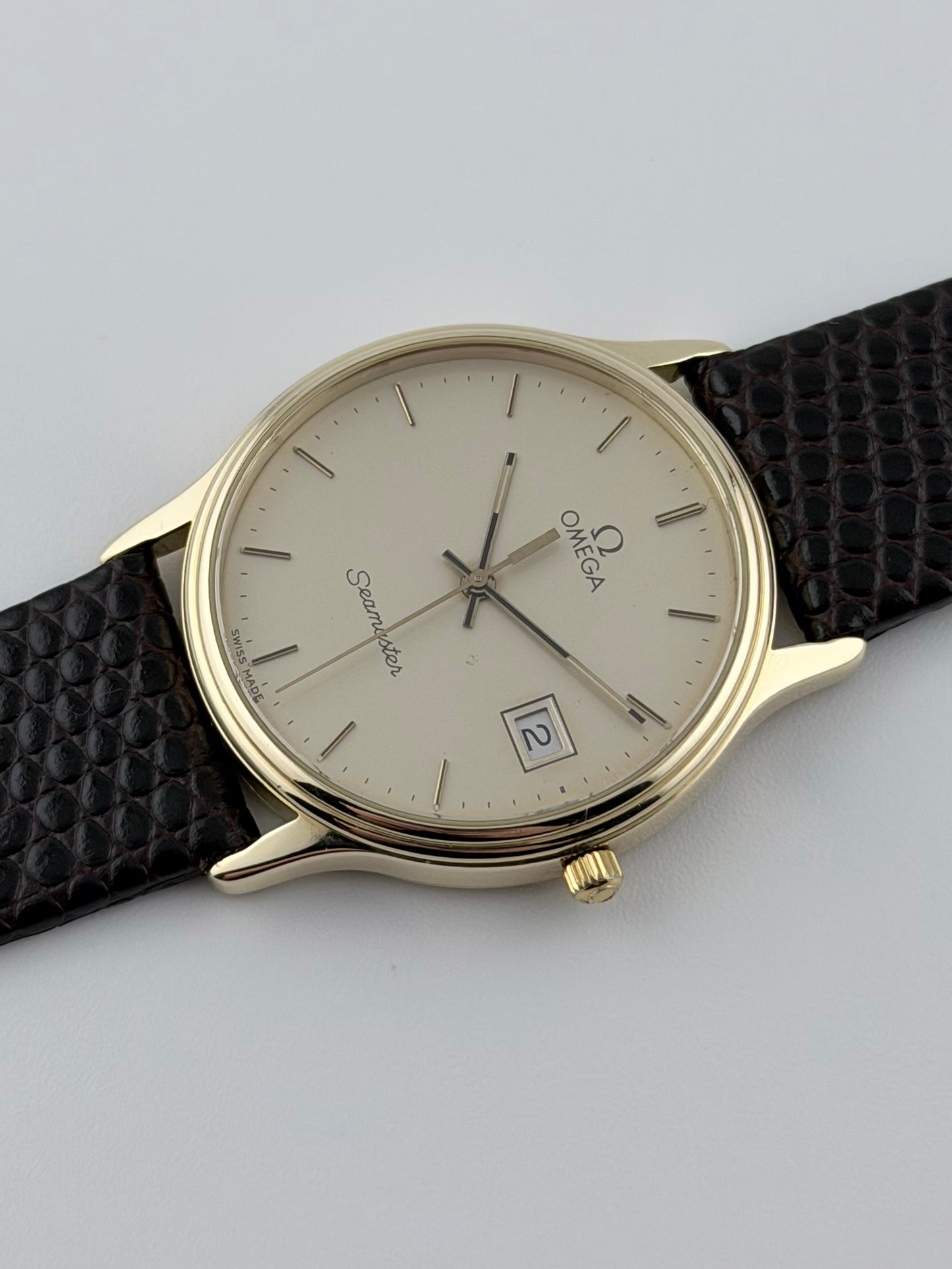 Omega Seamaster Quartz Date 9ct Solid Gold - 196.775