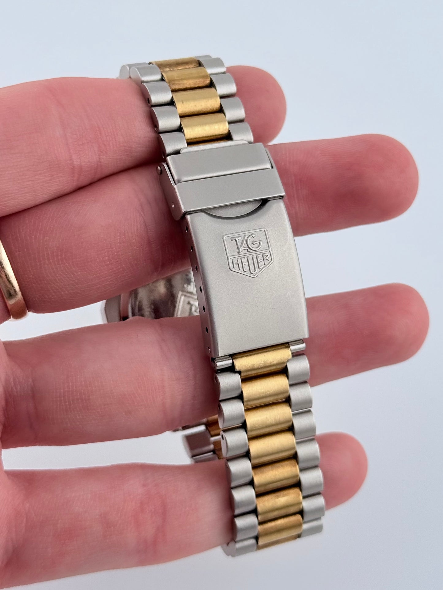 Tag Heuer Professional 3000 Quartz Date - 934.213