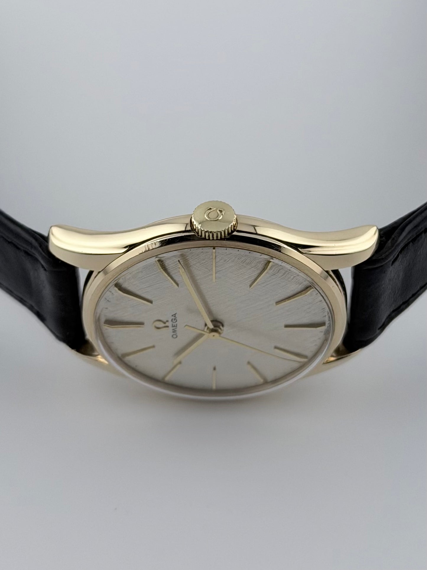 Omega Manual Wind 9ct Gold - 131.5405 - Linen Dial