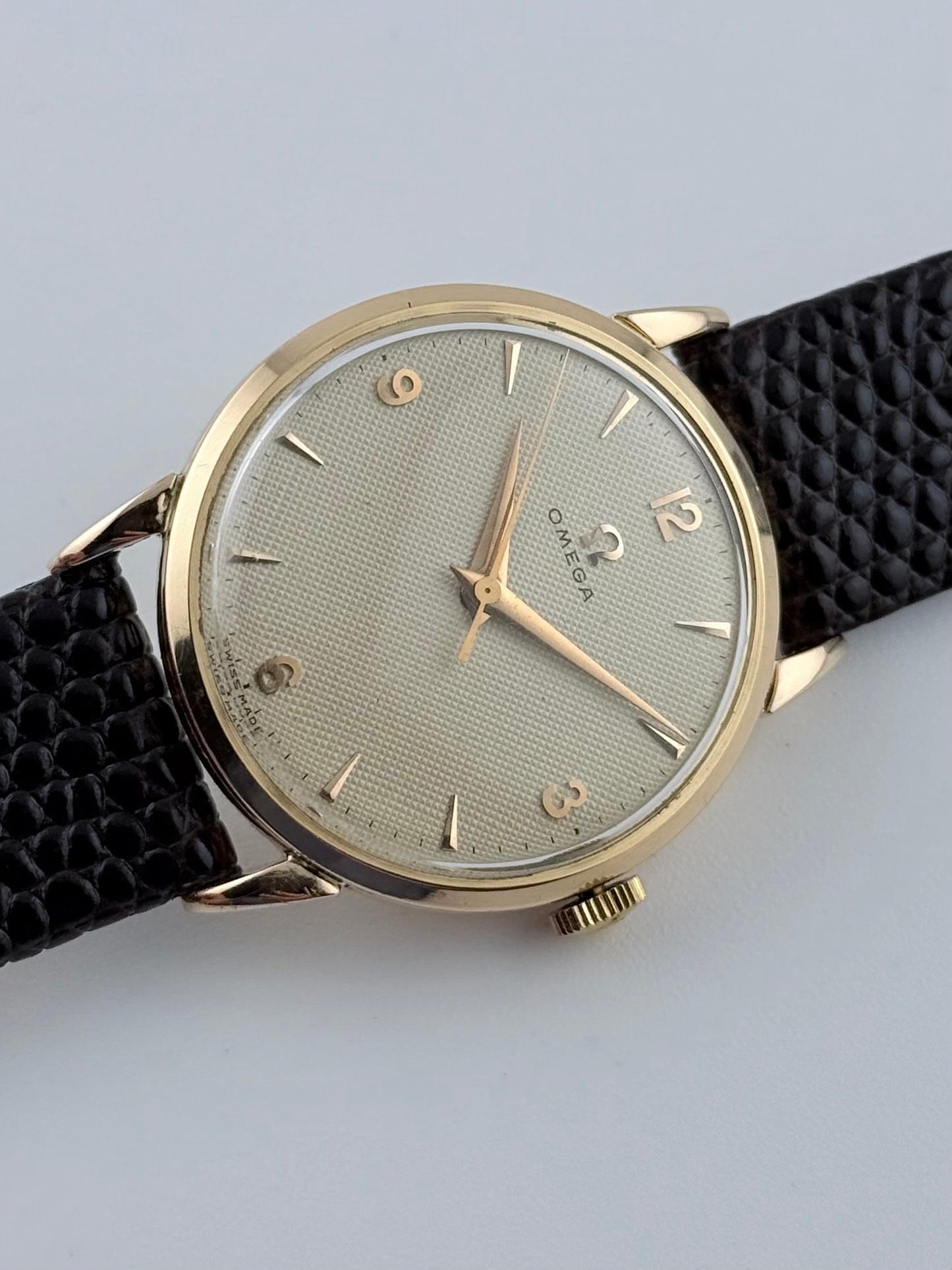 Omega 1952 Manual Wind - 2792 - 18ct Gold - Waffle Dial