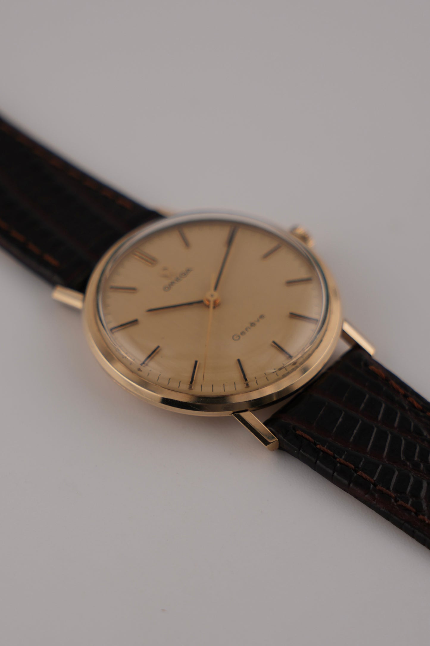 Omega Geneve Manual Wind  9ct Gold - 131.5016