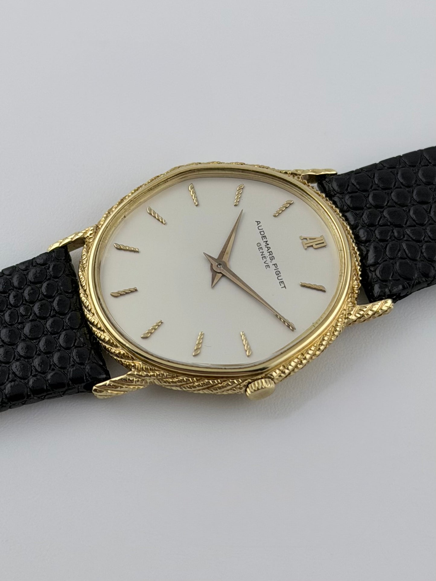 Audemars Piguet Rope Finish Manual Wind 18kt Gold - Ultra Slim - Ultra Rare