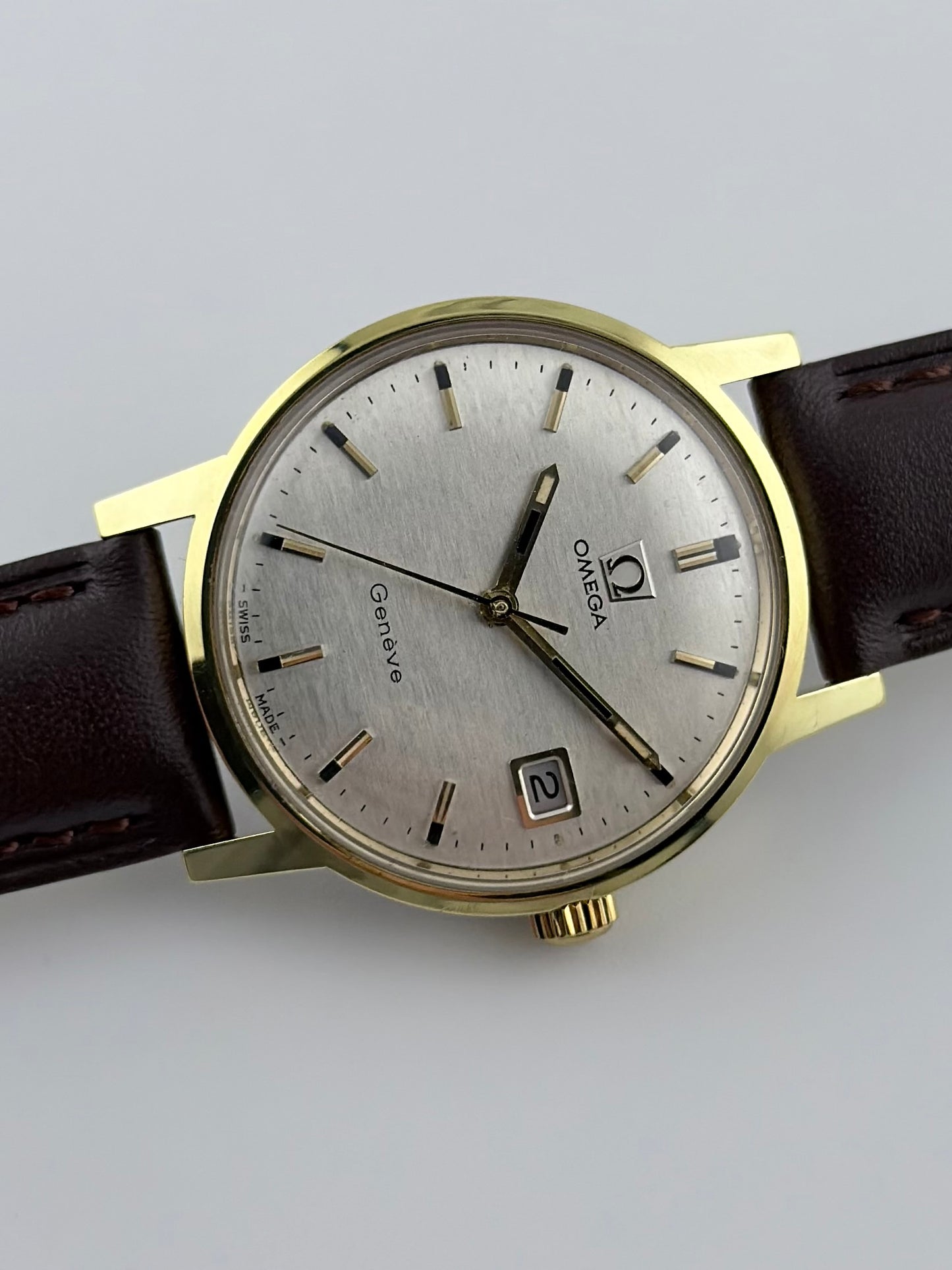 Omega Geneve Manual Wind - 136.070 - Rare Shantung Dial