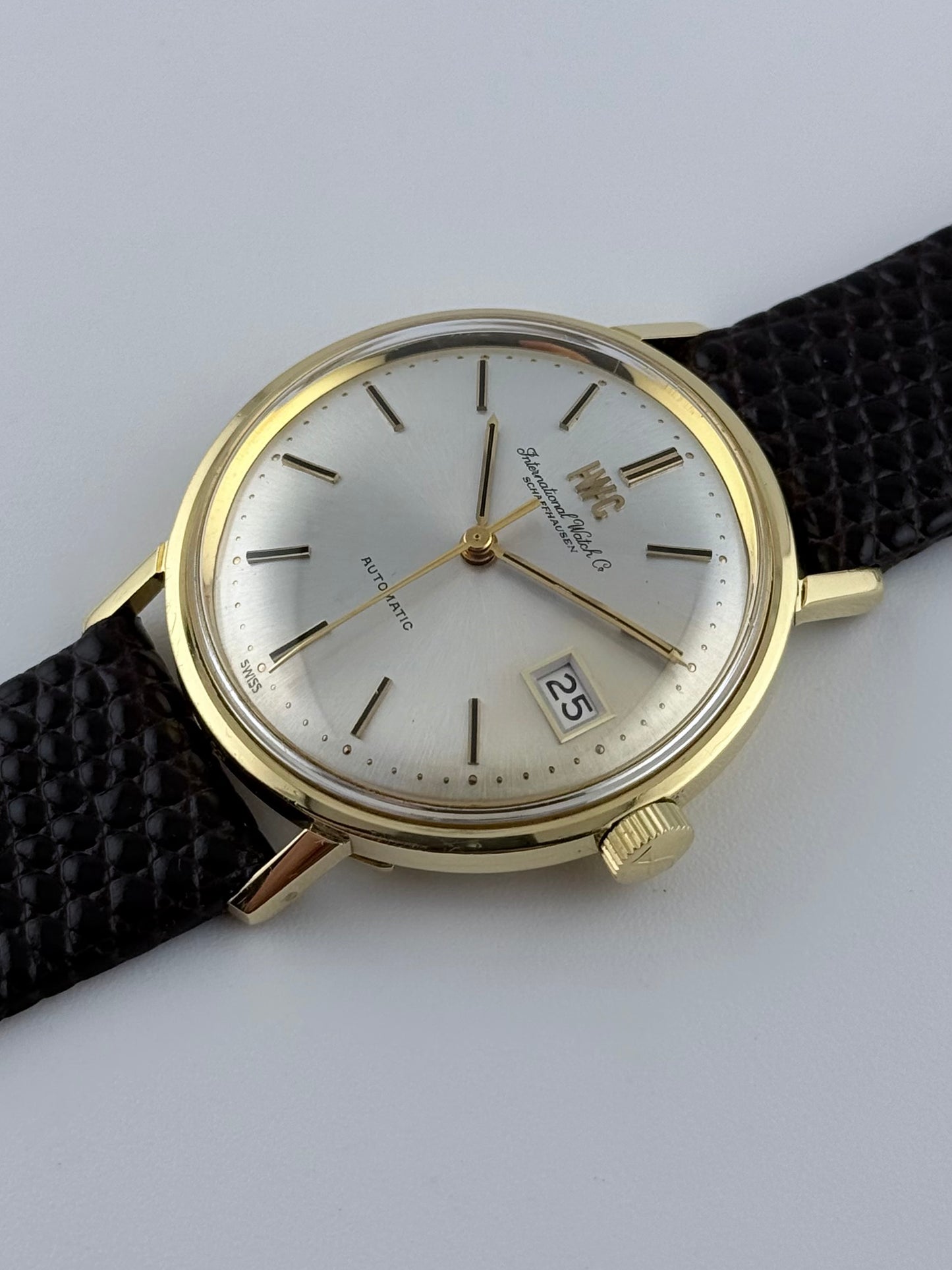 IWC Shaffhausen Automatic Date - 1818 - 18ct Gold- “Fish Crown” - OG Box