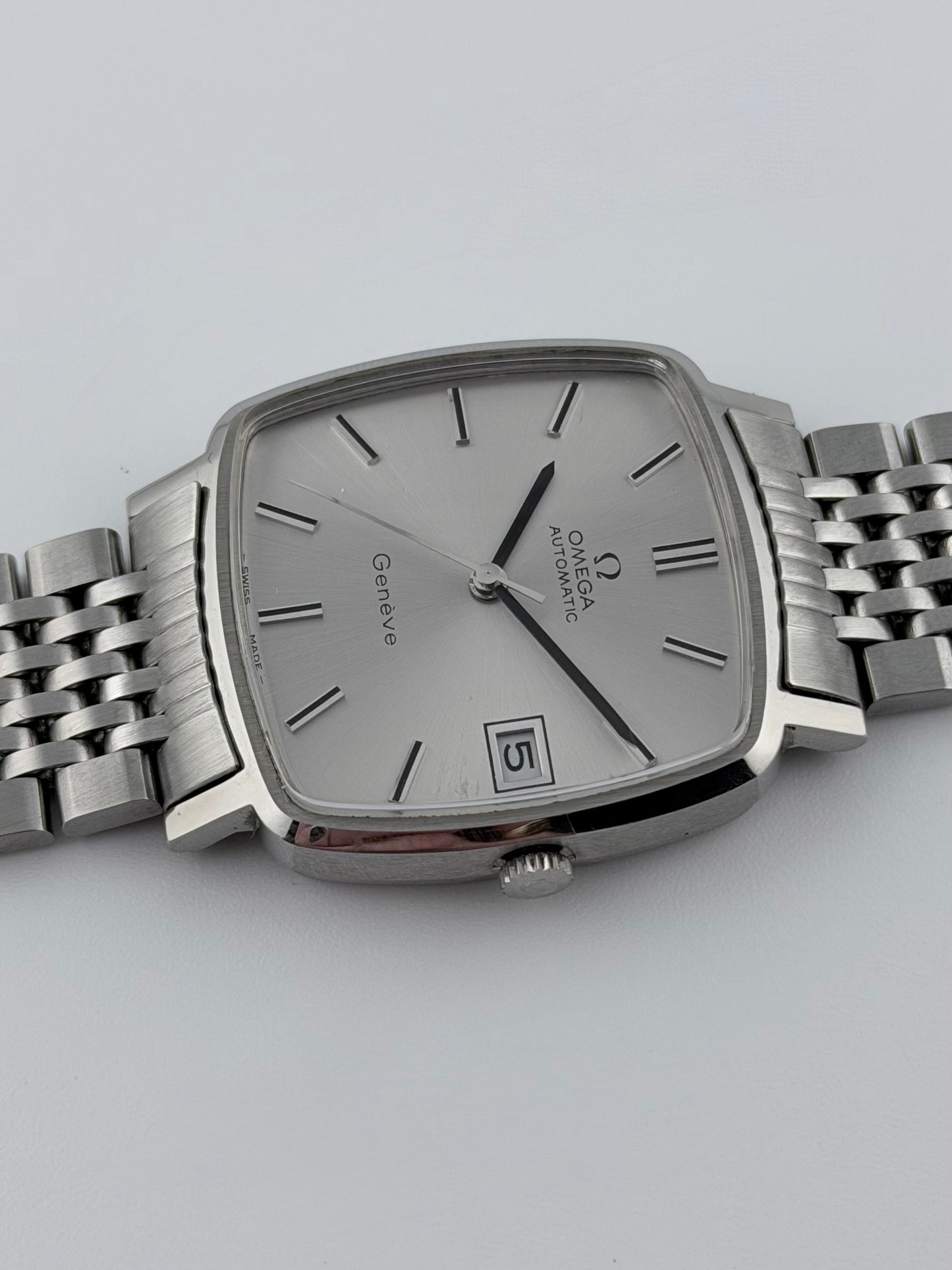 Omega Geneve Automatic Date 162.0060 - Box and Papers