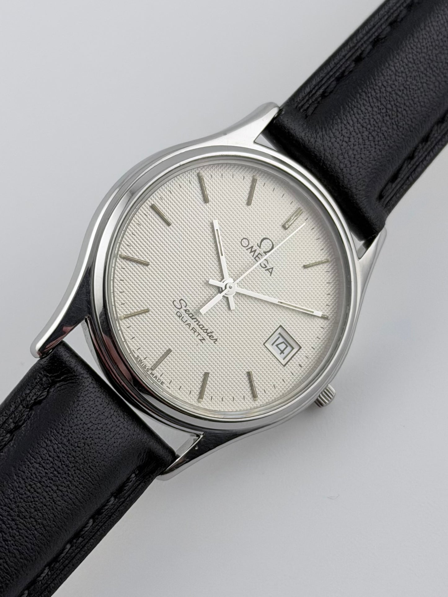 Omega Seamaster Quartz Date 196.0251 Hobnail Dial