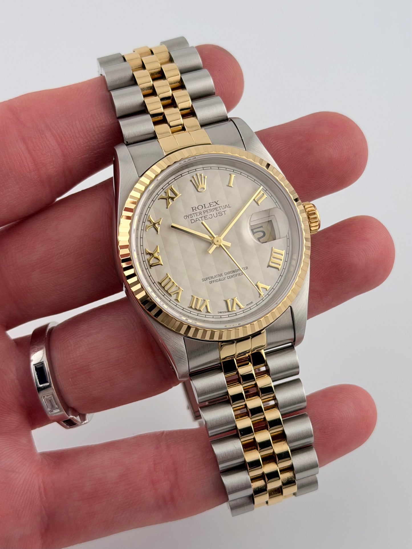 Rolex Datejust Oyster Perpetual 16233 - Rare Pyramid Dial - Original Box
