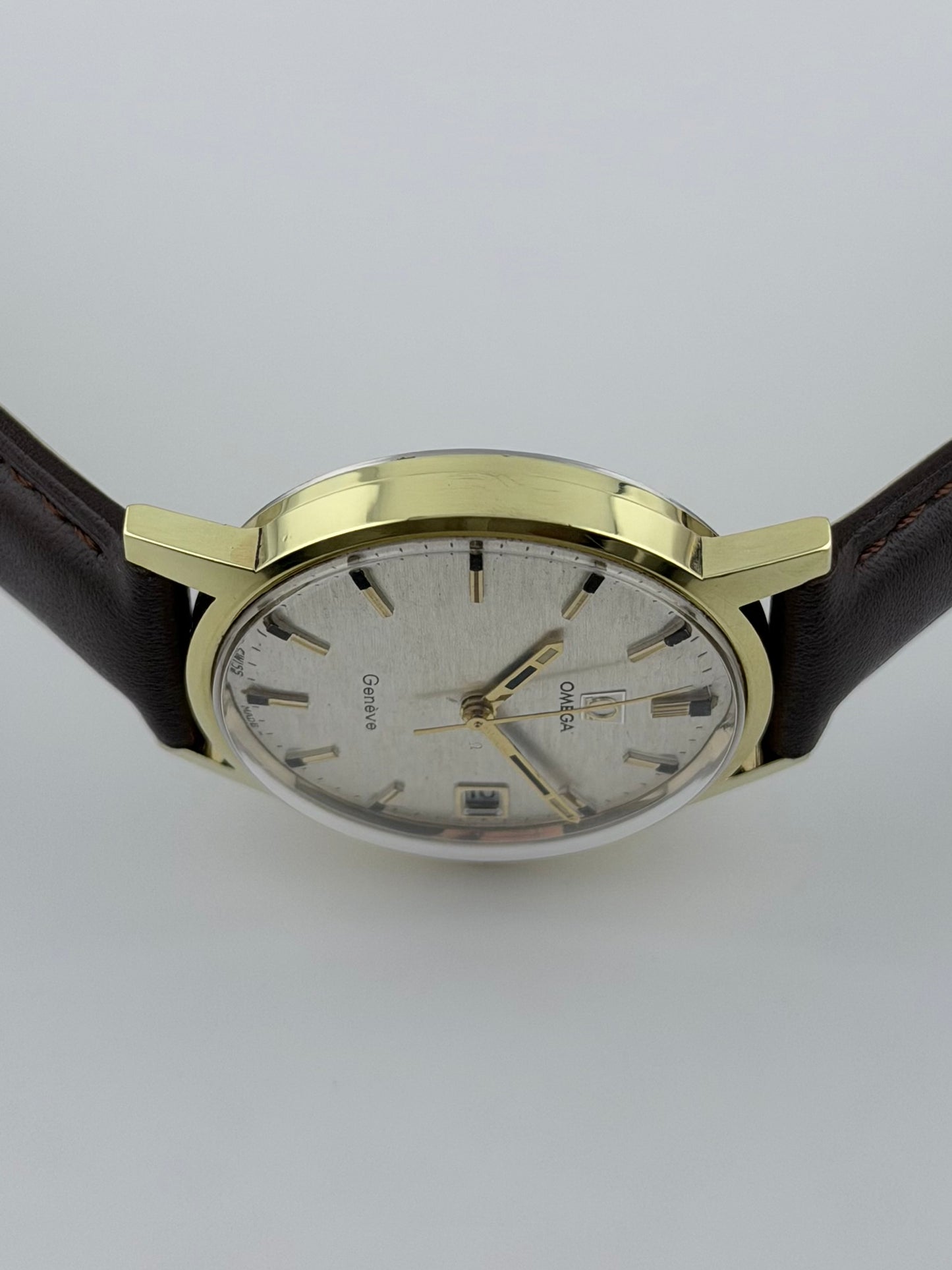 Omega Geneve Manual Wind - 136.070 - Rare Shantung Dial