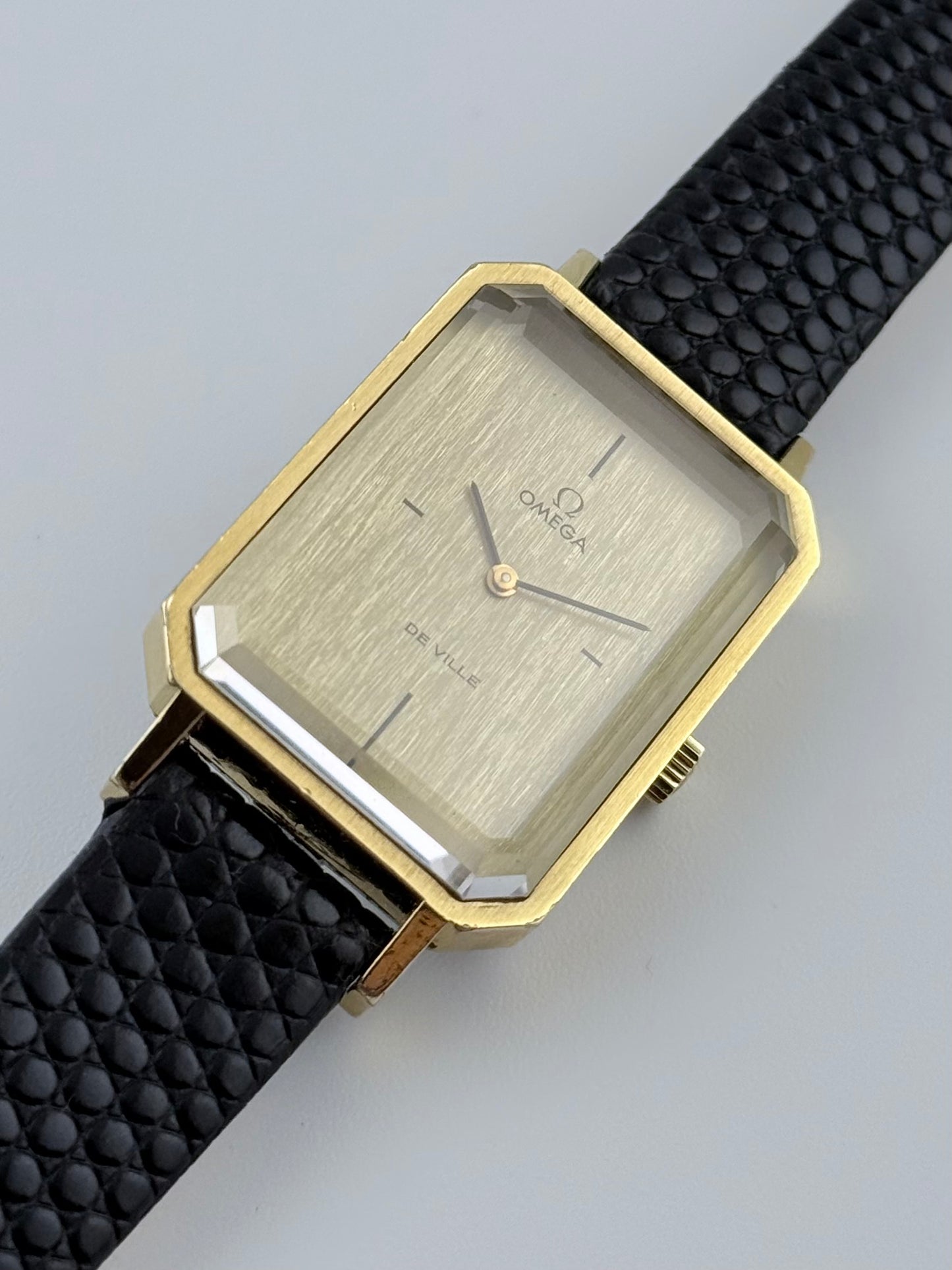 Omega DeVille Tank Manual Wind - Andrew Grima - Ultra Rare - 511.0378