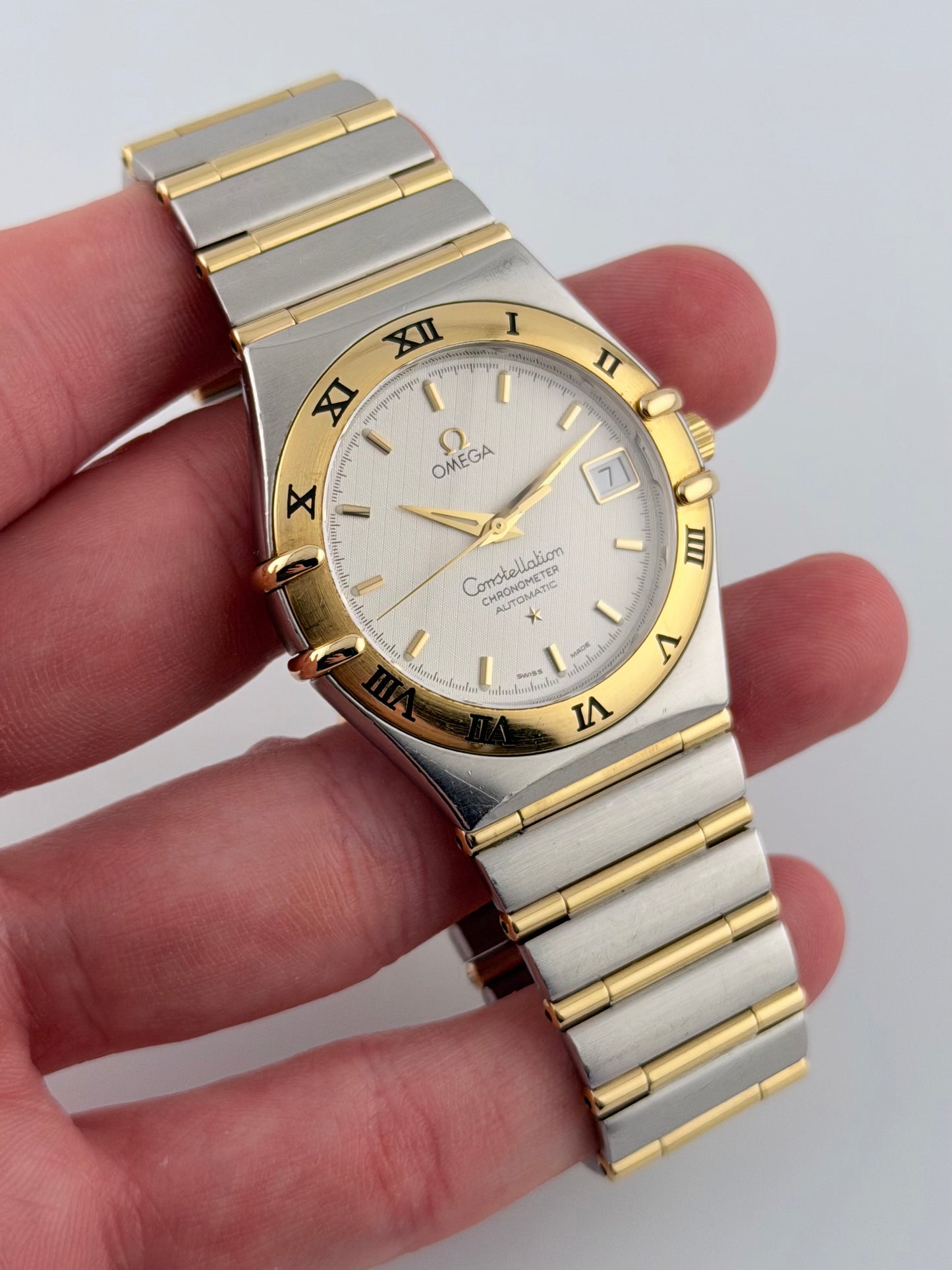 Omega Constellation Automatic Date 1202.30.00 - Box and Papers!