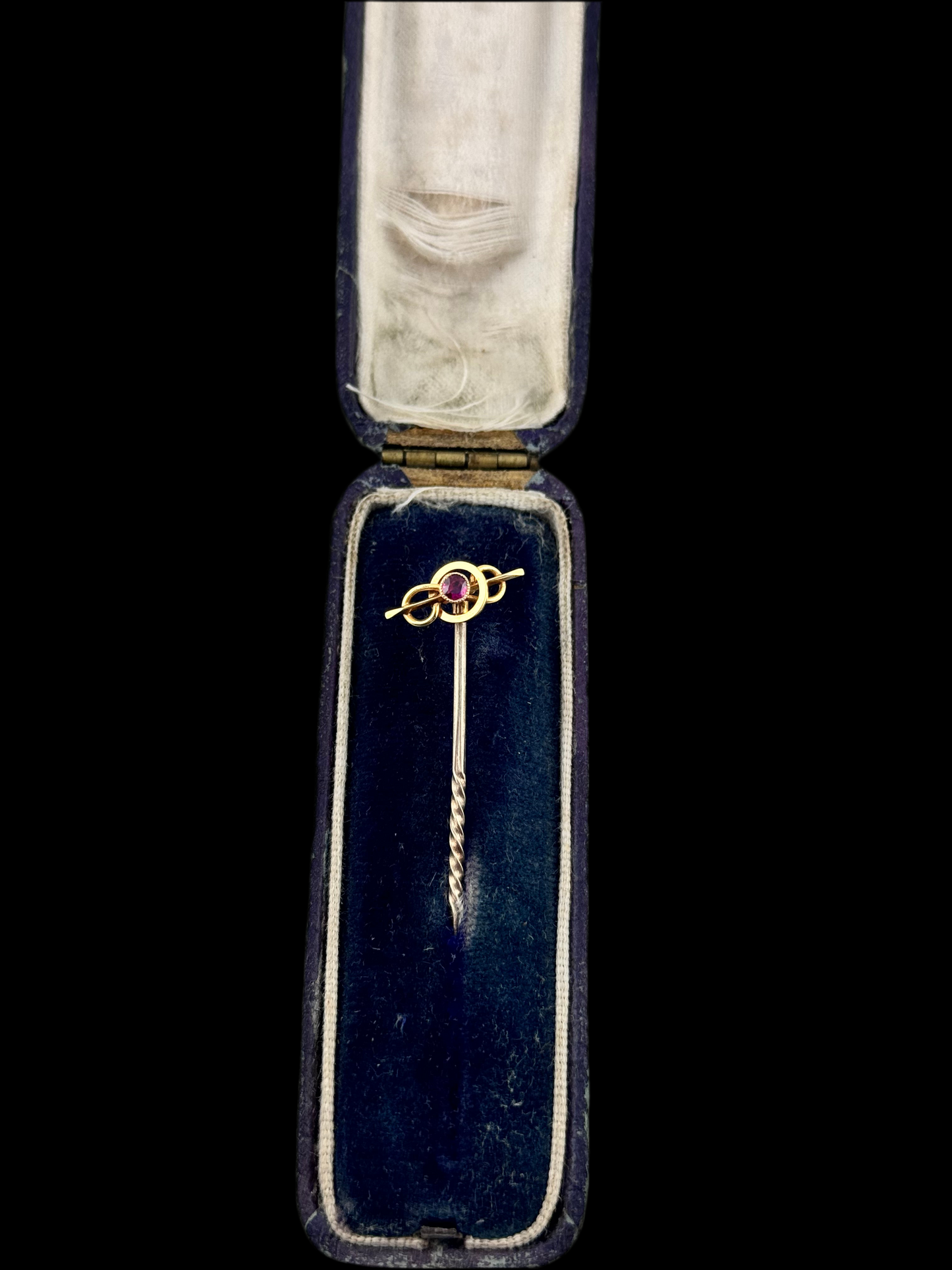 15ct Gold Gent’s Ruby Antique Stick Pin - Original Box