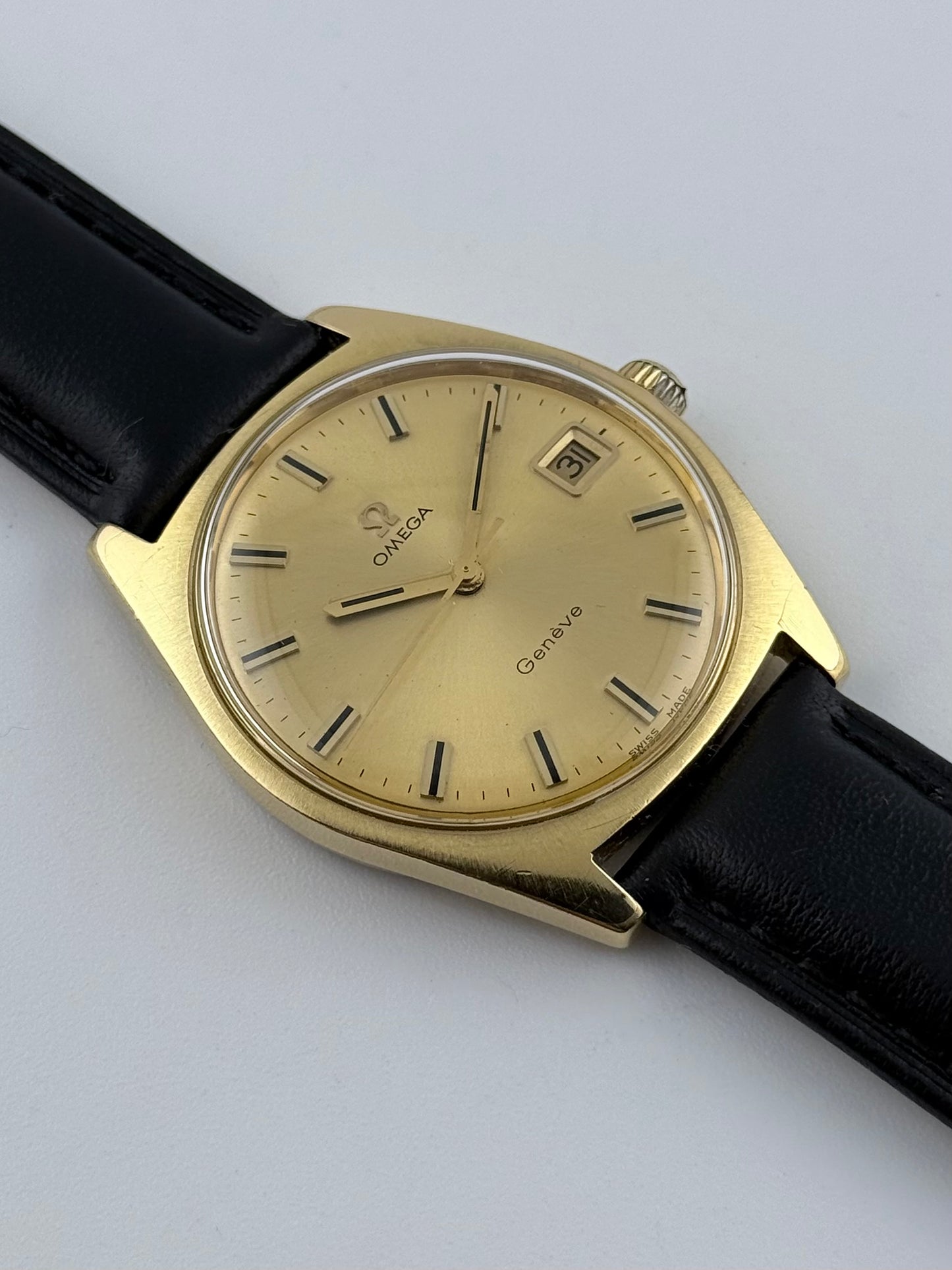 Omega Geneve Date Manual Wind 136.041 - Box and Papers