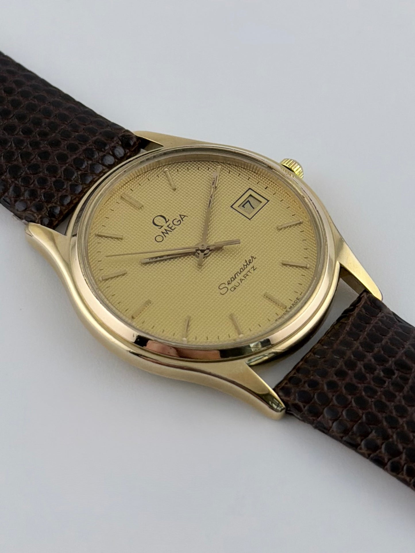 Omega Seamaster Quartz Date 196.0251 Hobnail Dial