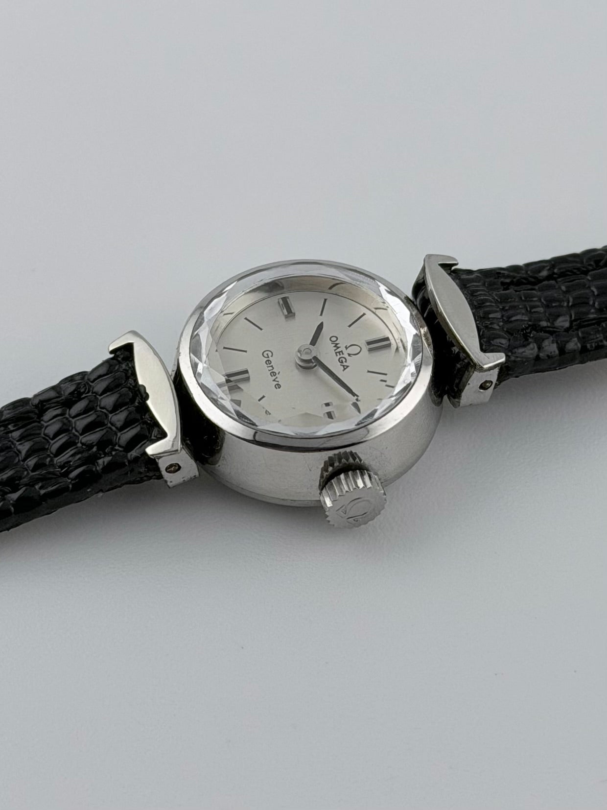 Omega Geneve Manual Wind 511.039 - Ladies
