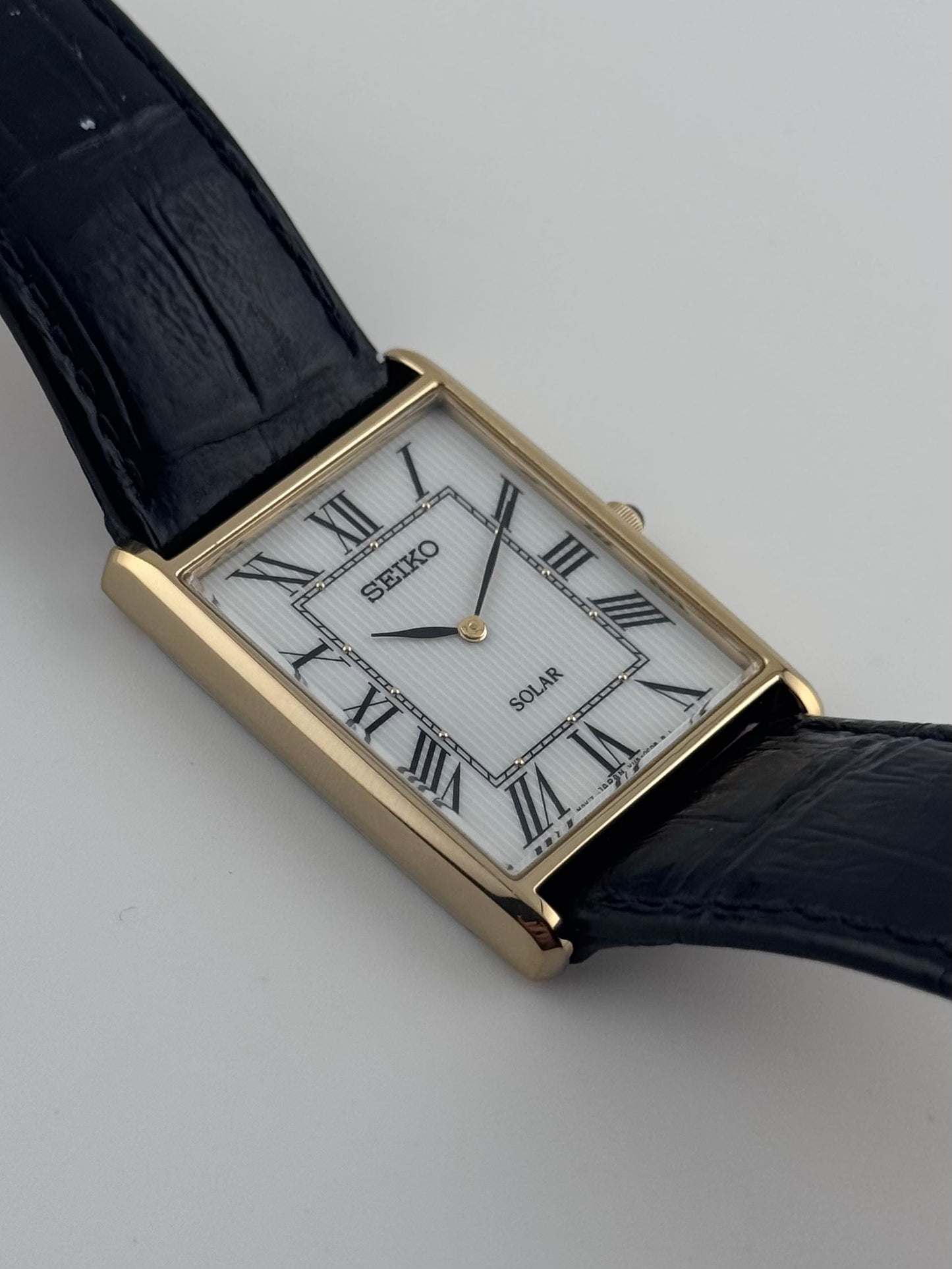 Seiko Tank Quartz V115-0BC0 - Original Strap, Buckle, Box and cartificate - Near Mint