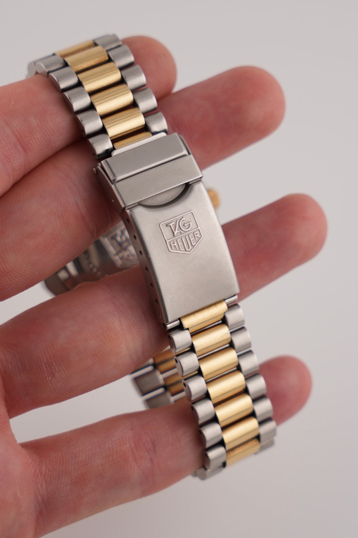 Tag Heuer Professional 3000 Quartz Date - 935.406