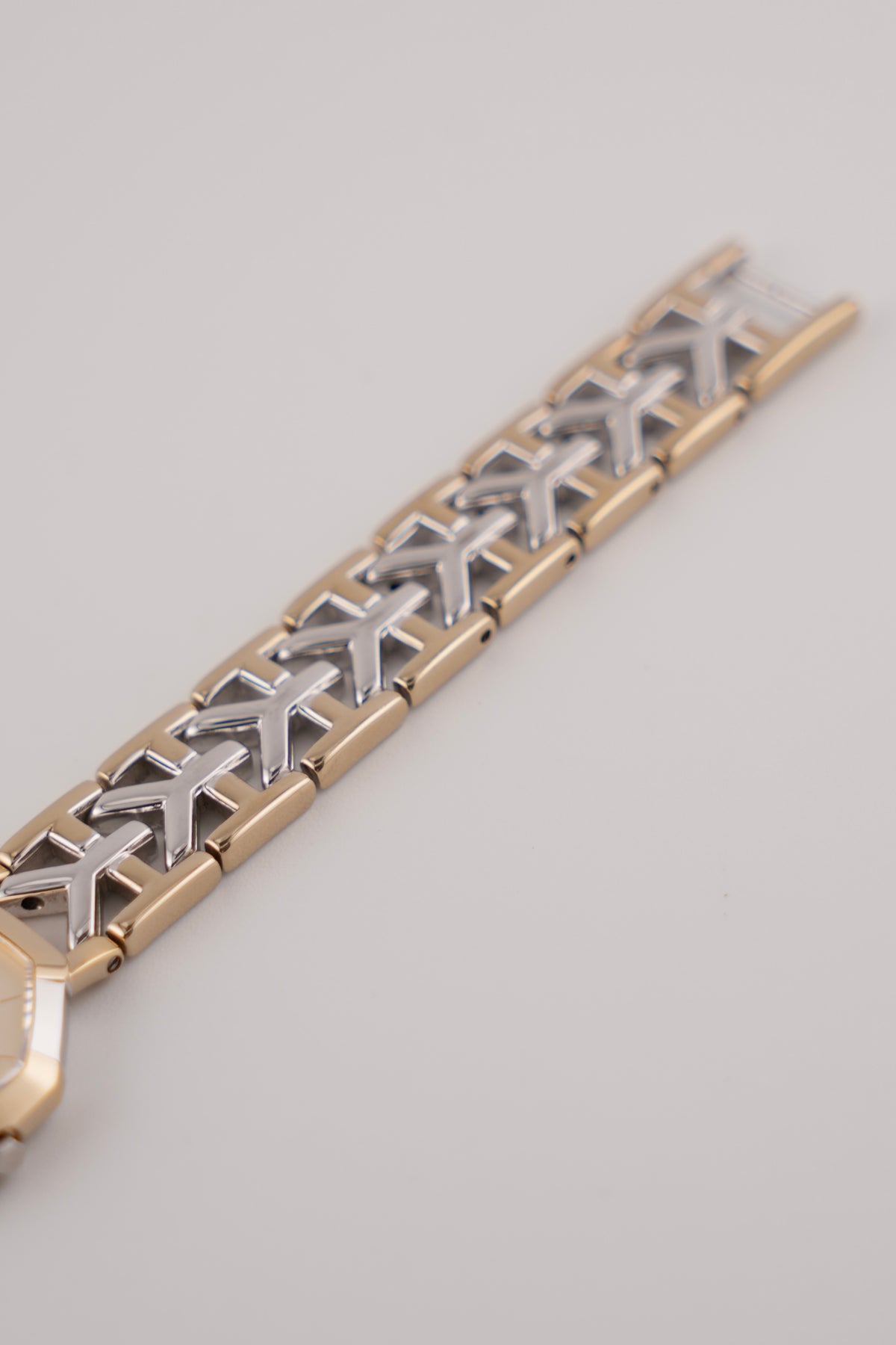 Yves Saint Laurent Quartz -JDM - Unisex/Ladies