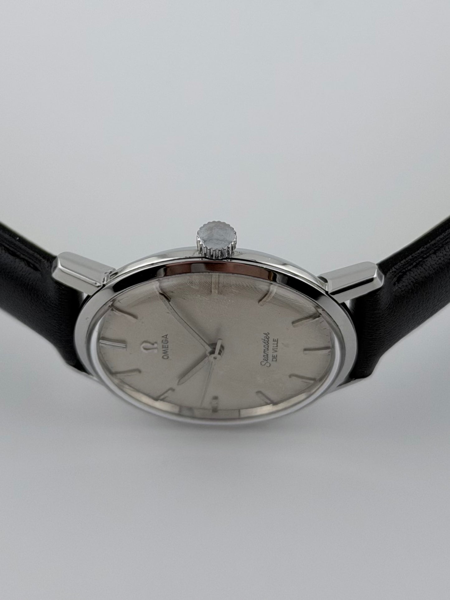 Omega Seamaster De Ville - White Linen Dial - 135.020