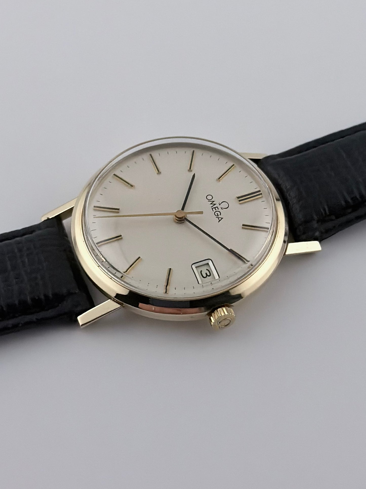 Omega Geneve Manual Wind 9ct Gold 132.5017