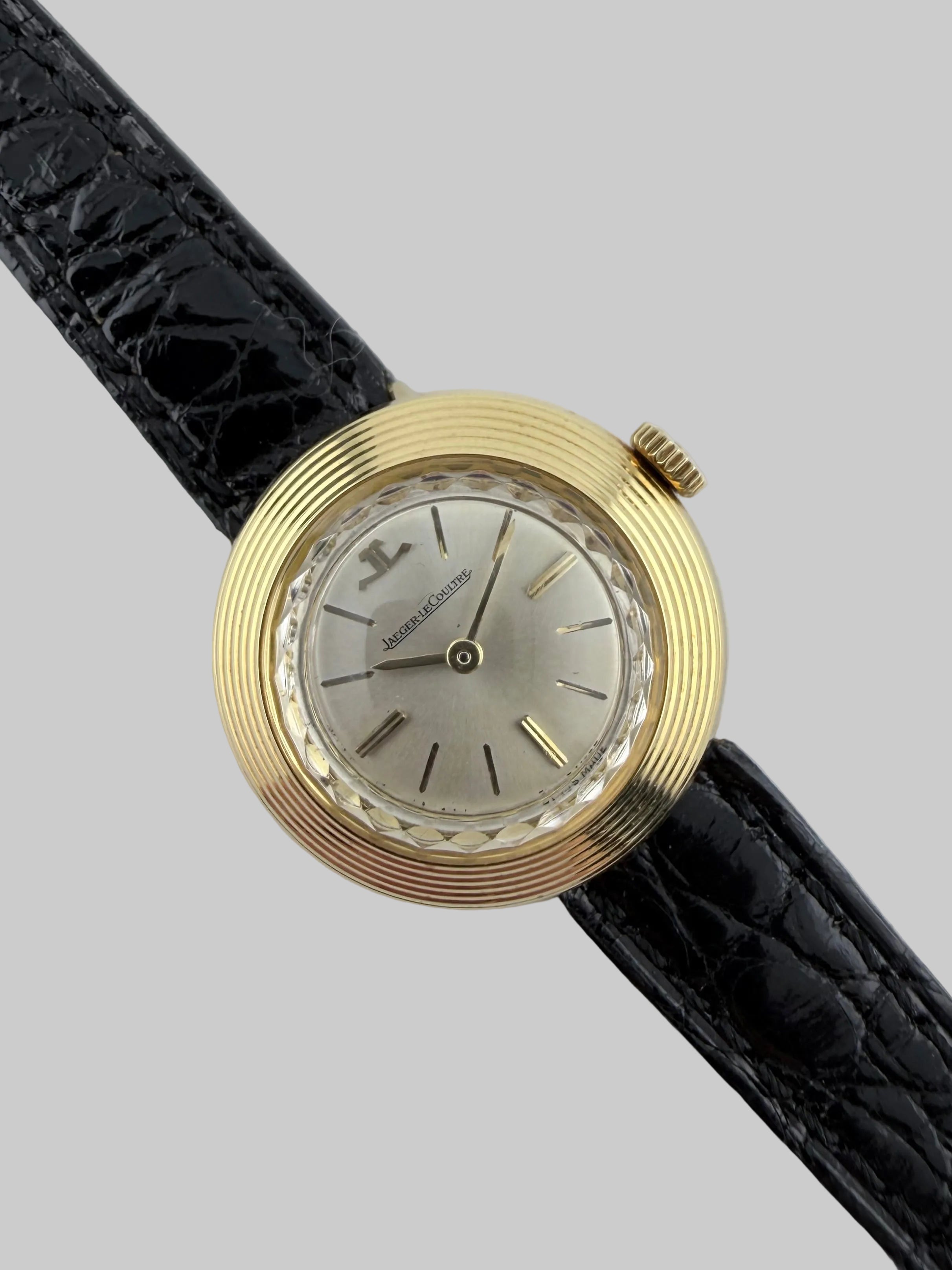 Jaeger LeCoultre Manual Wind 18kt Gold - Rare Decorated Disco Volante ...