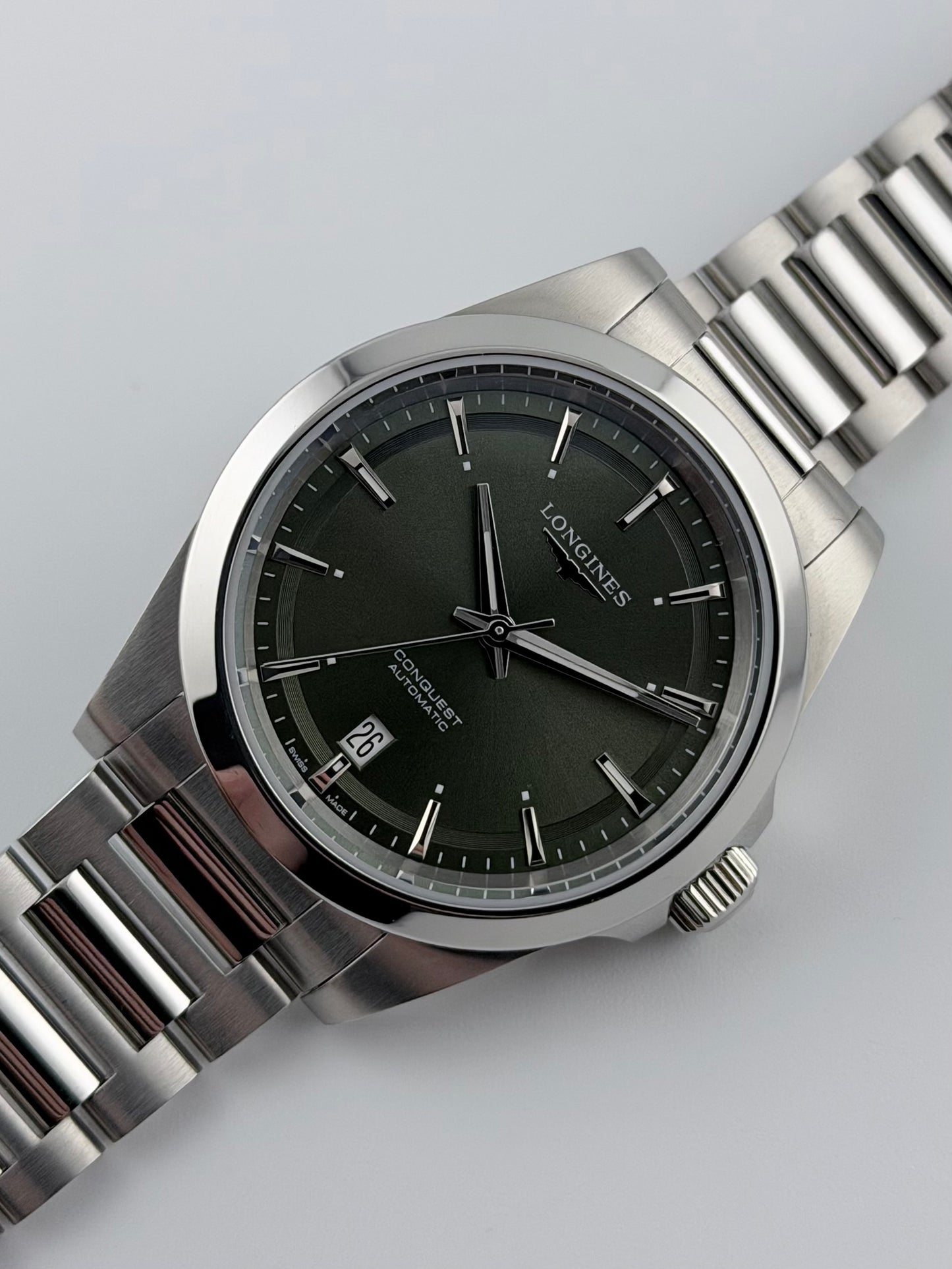 Longines Conquest Automatic Date L3.720.4 - Green Sunburst Dial