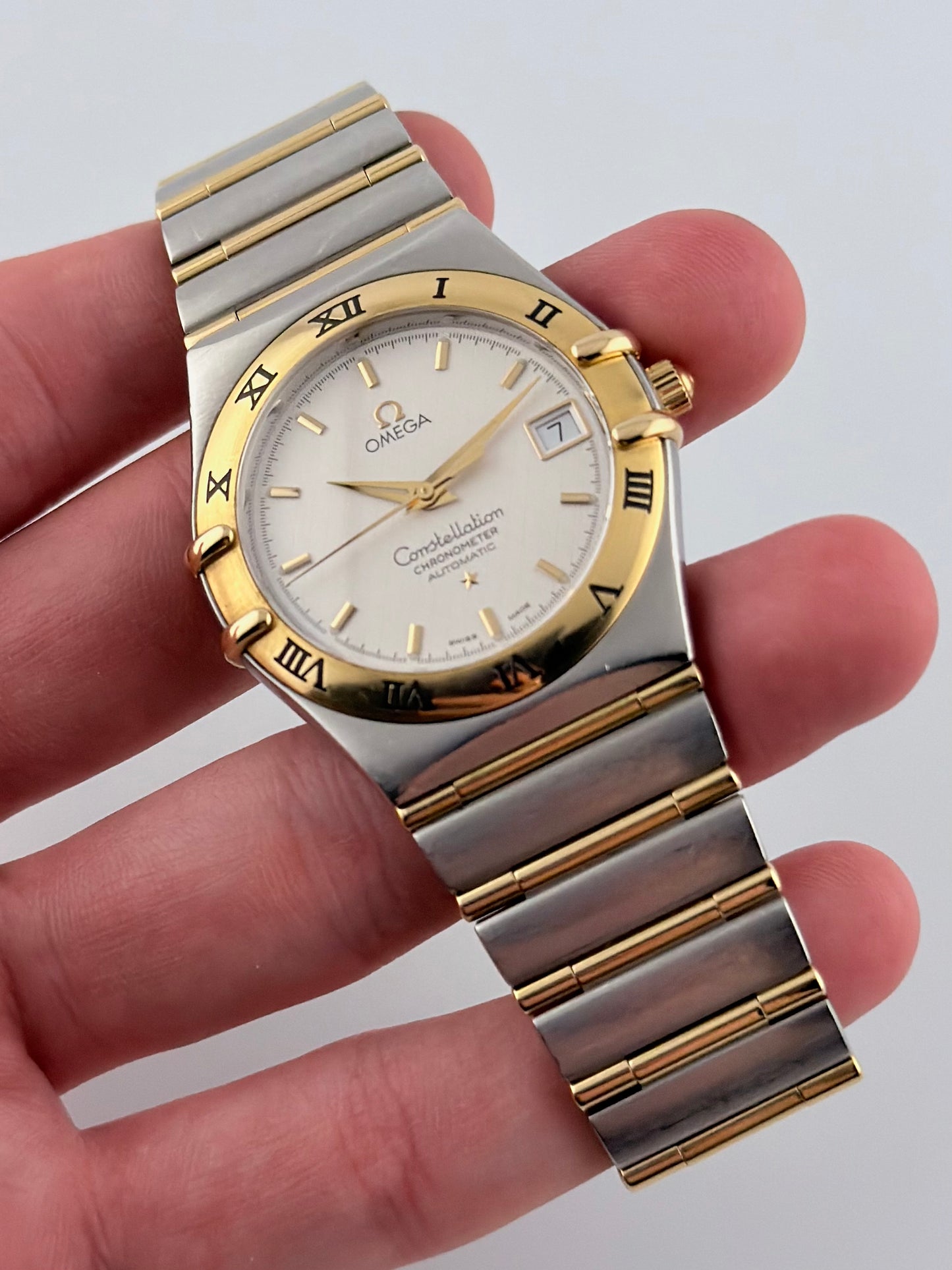 Omega Constellation Automatic Date 1202.30.00 - Box and Papers!