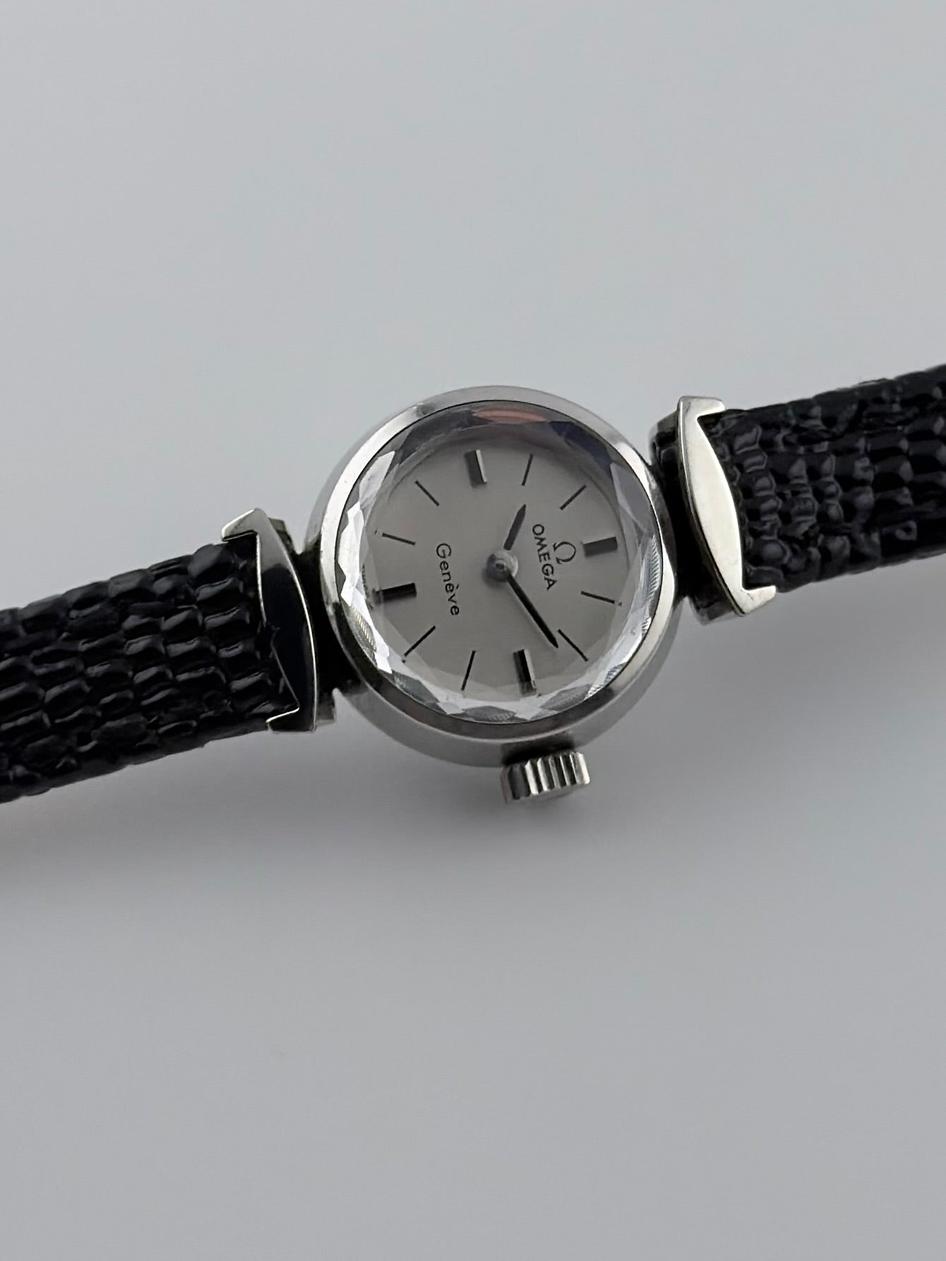 Omega Geneve Manual Wind 511.039 - Ladies