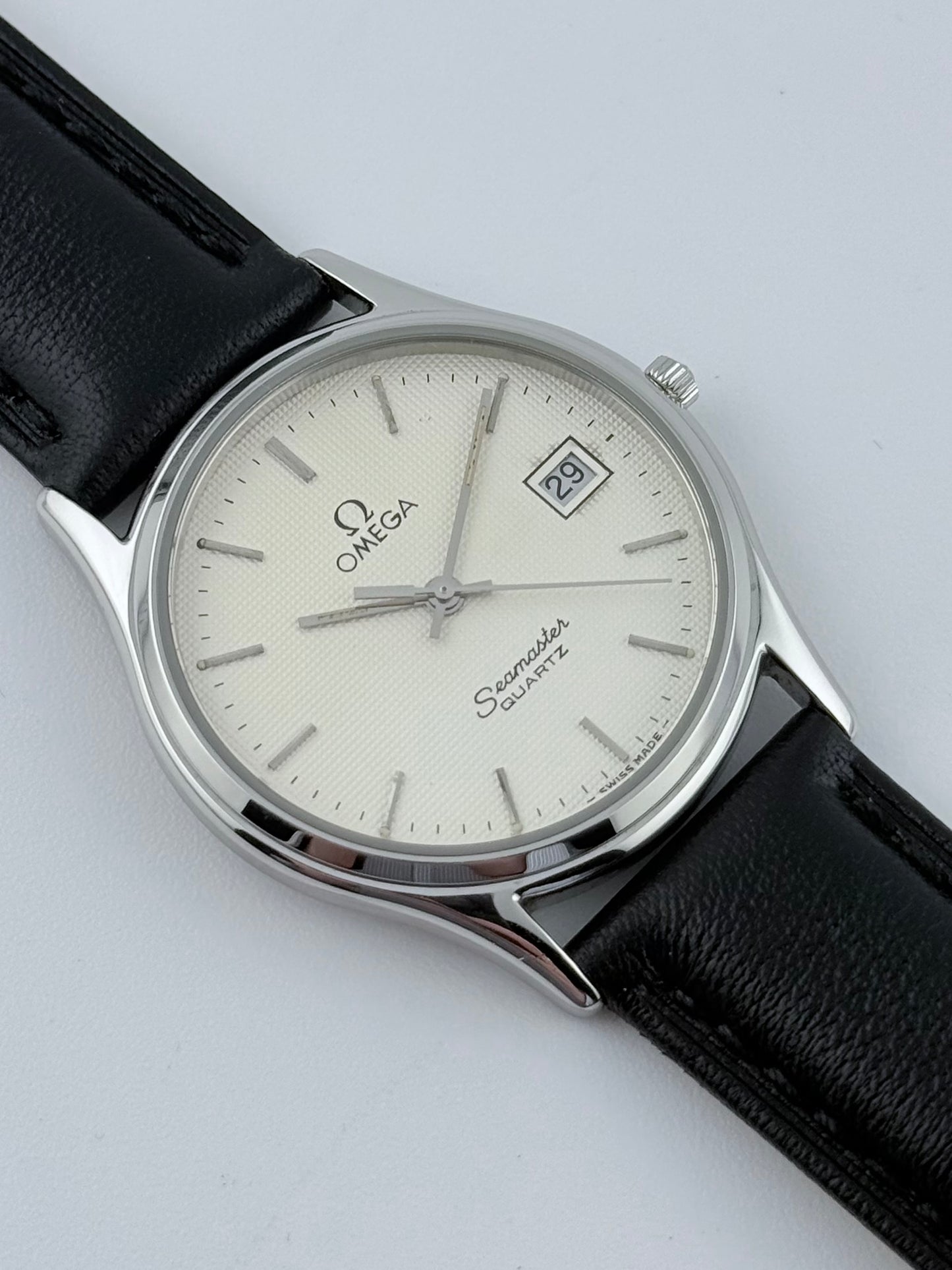 Omega Seamaster Quartz Date - 196.0251 - Waffle Dial - Box and Papers