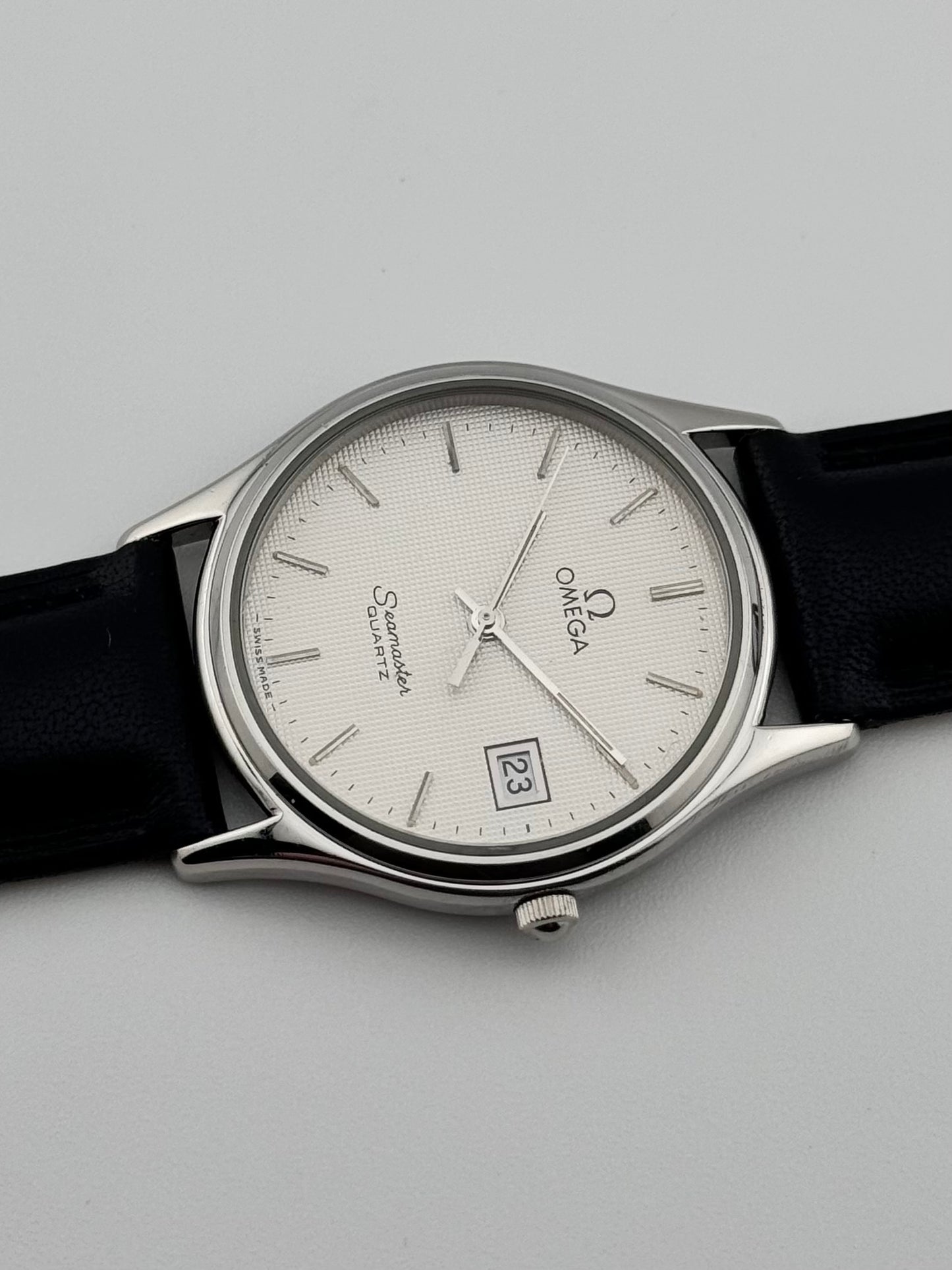 Omega Seamaster Quartz Date 196.0251 - Waffle Dial