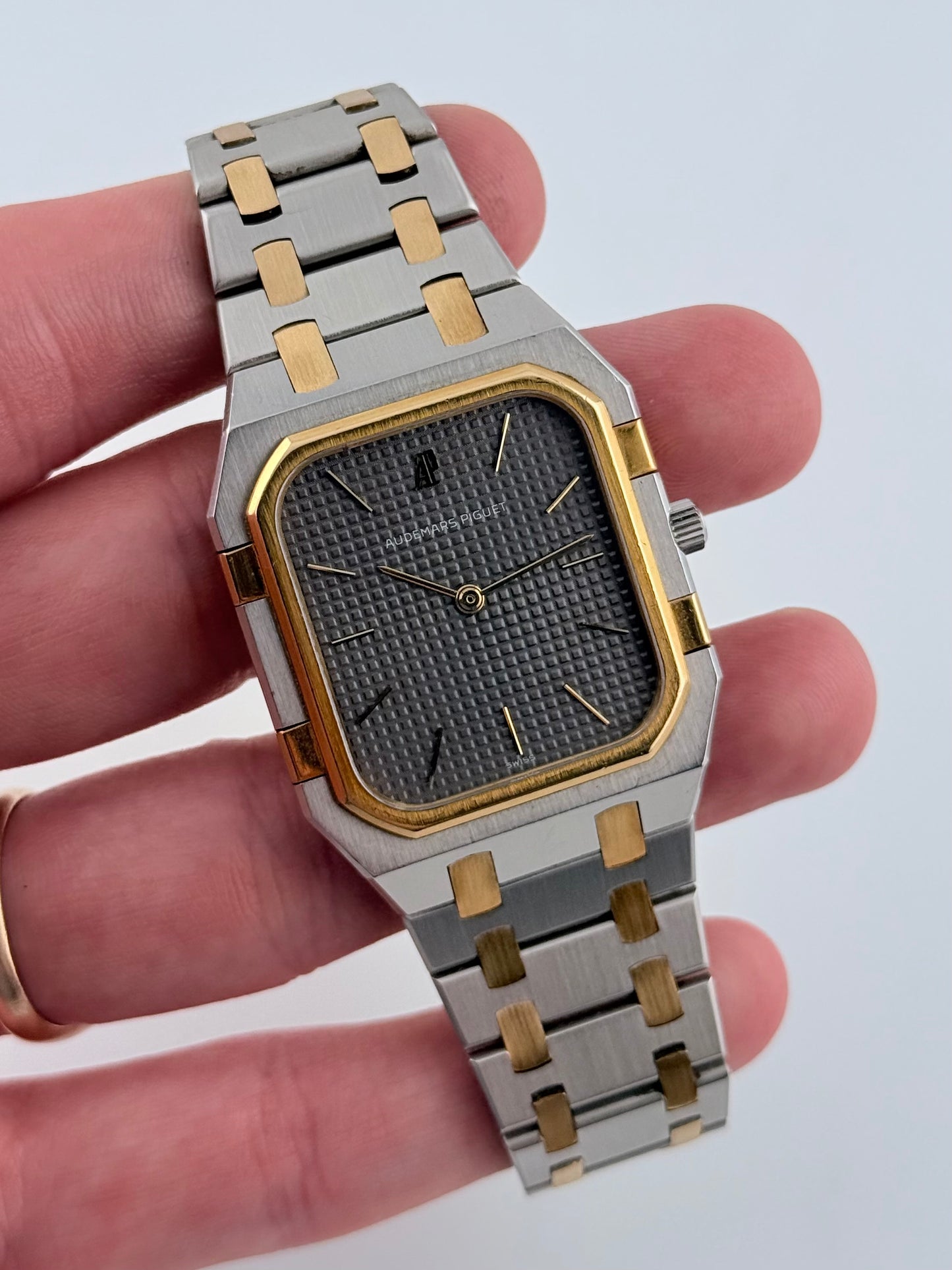 Audemars Piguet Royal Oak Jumbo - 56005 SA - Box and Papers