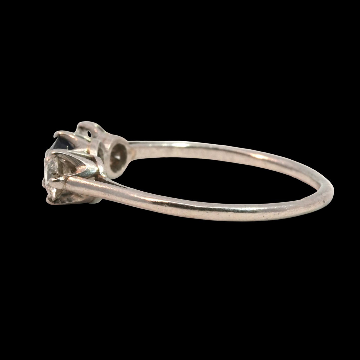 Sapphire & Diamond 3 Stone Ring - 18k Gold