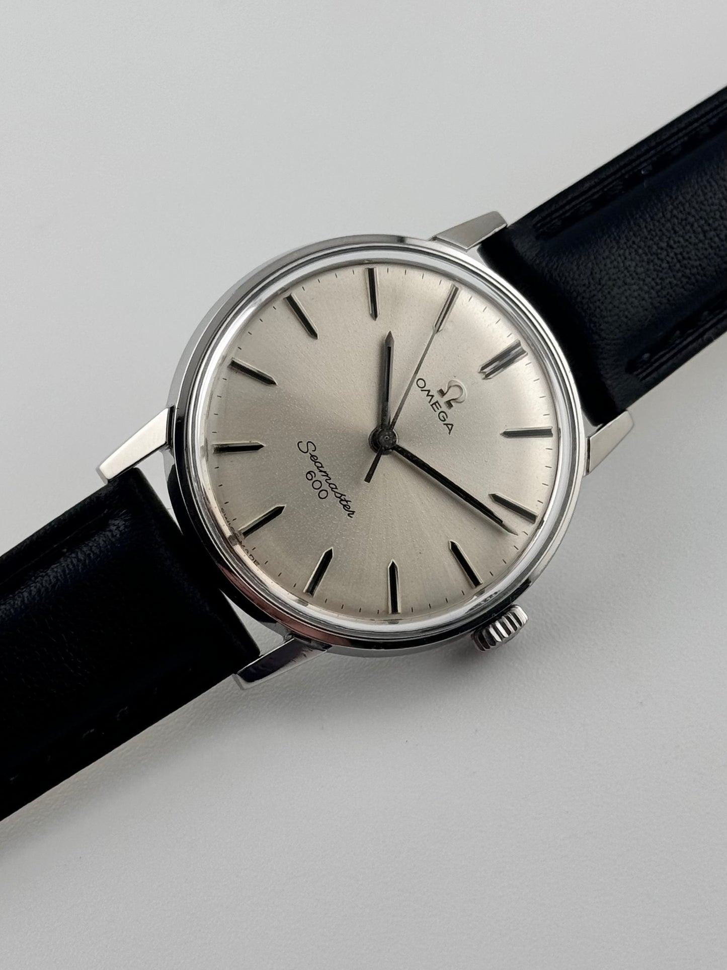 Omega Seamaster 600 Manual Wind - 135.011 Sunburst Dial