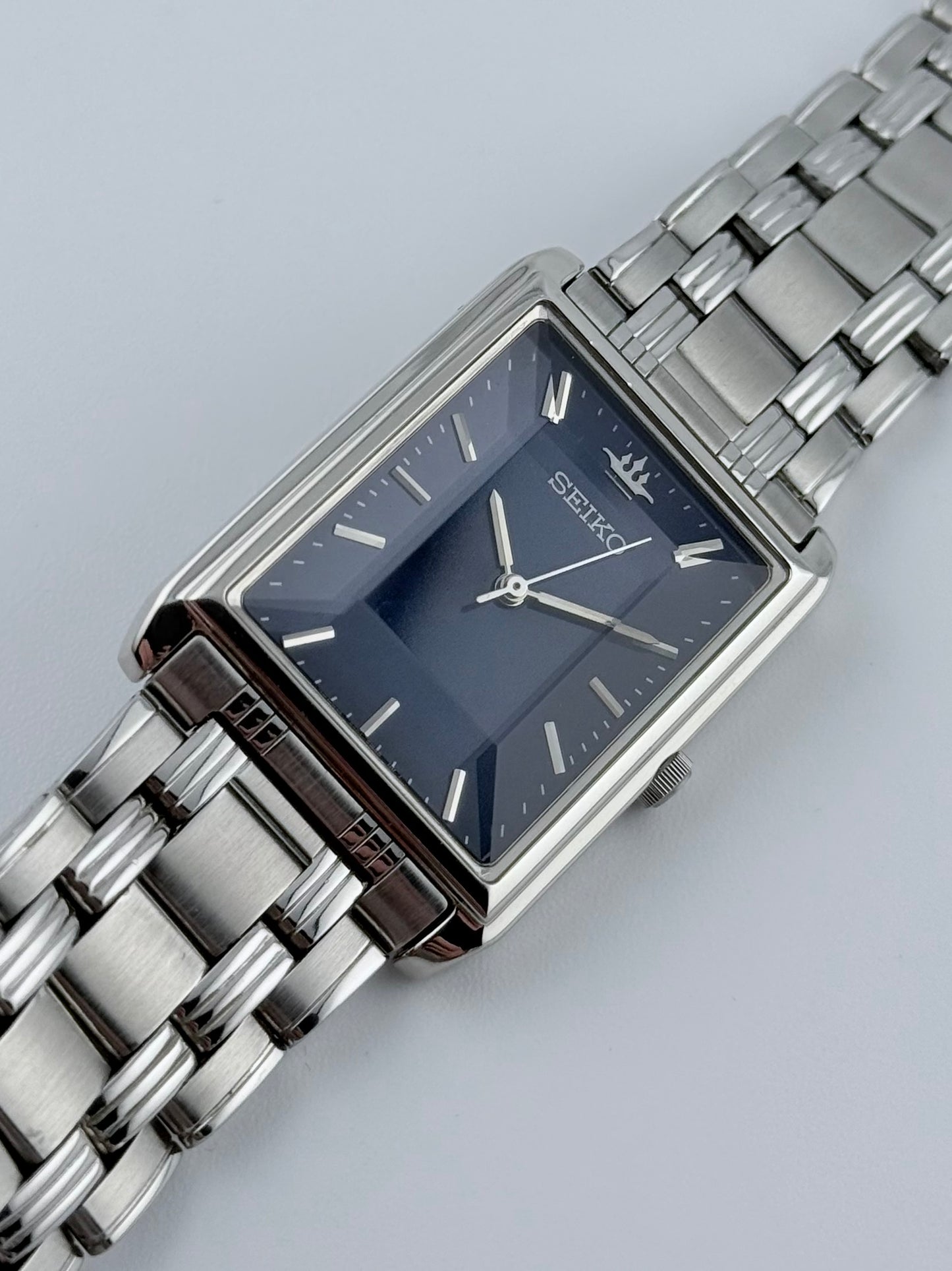 Seiko Tank Quartz - V701-5D00 - Rare Faceted Crystal